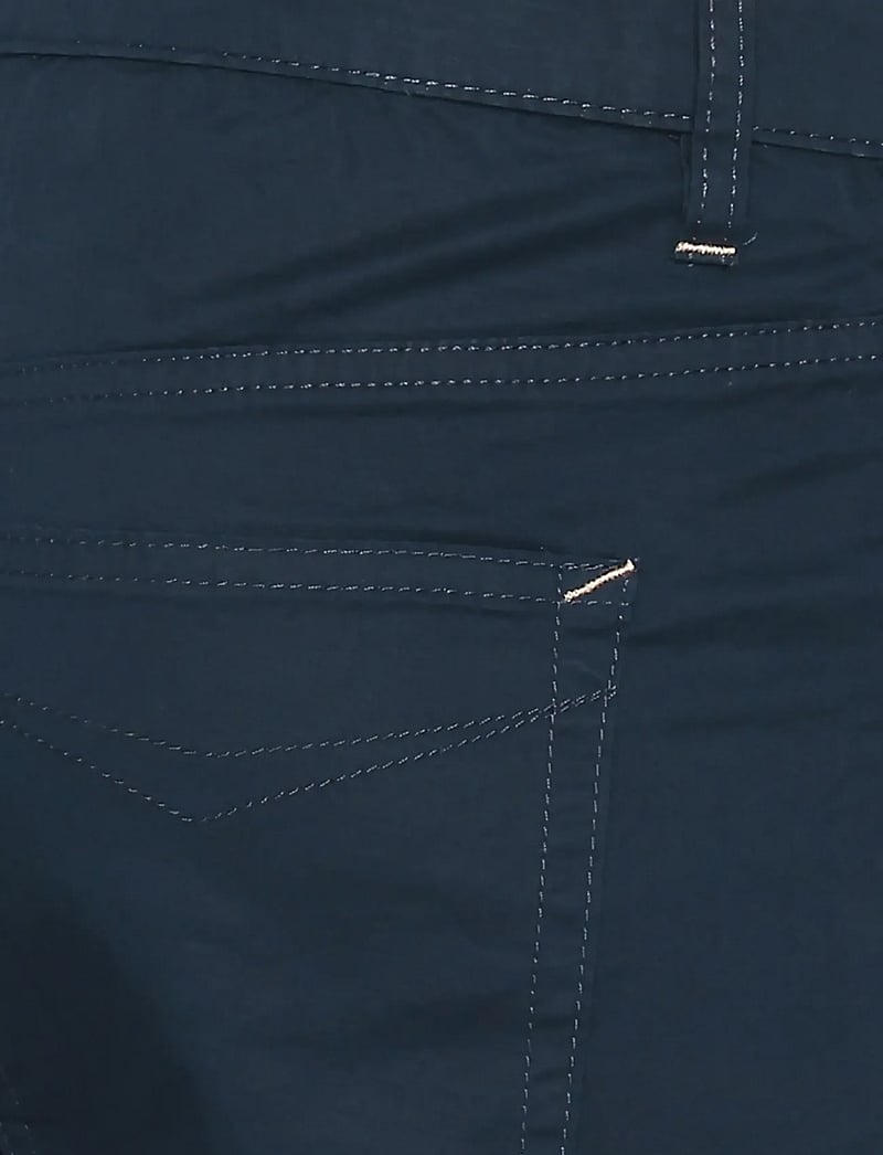 SIGNAL - KlausSi Cotton + - casual shorts - deep marine - 2