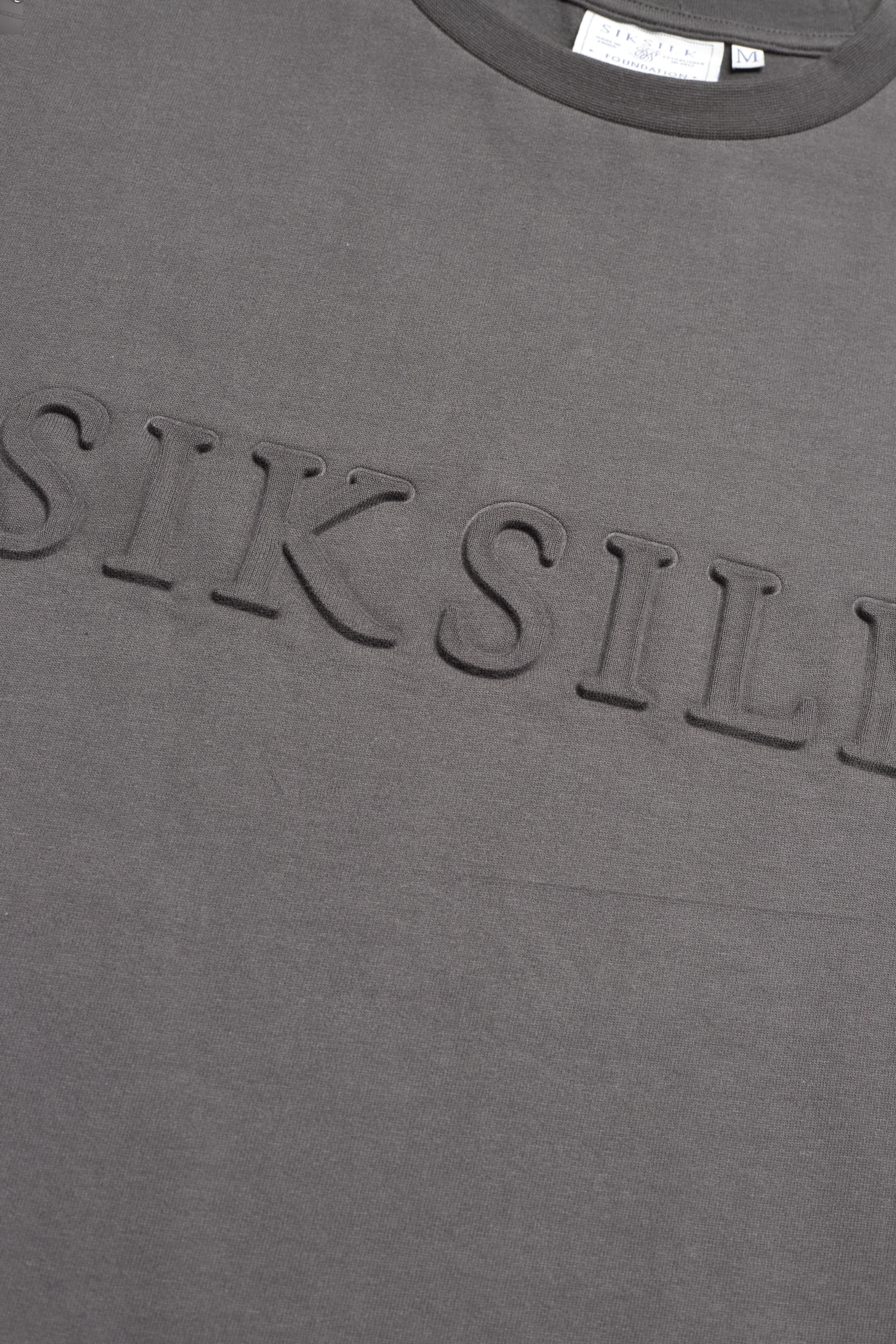 SIKSILK - foundation embossed tee - black - 2