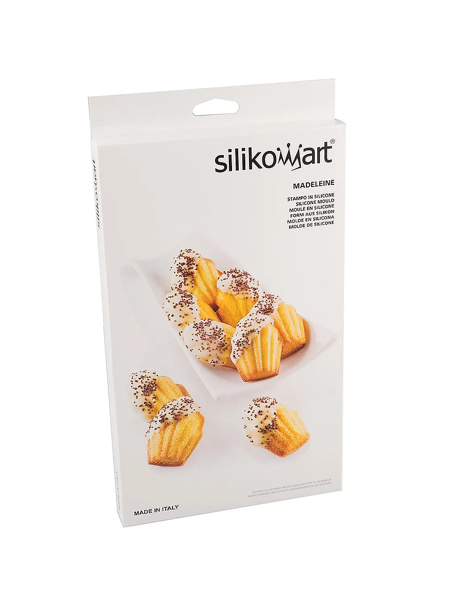 Silikomart - MADELEINE 9pcs 68X45 H17 - cupcake & muffinformen - red - 2