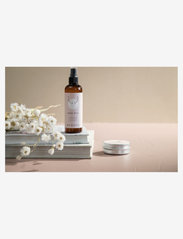 Simple Goods - Geranium Room Mist 150 ml - fragrance spray - clear - 2
