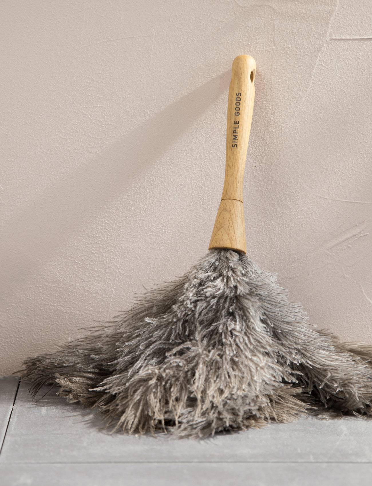 Simple Goods - Duster Ostrich Feathers - de laveste prisene - grey / wood - 1