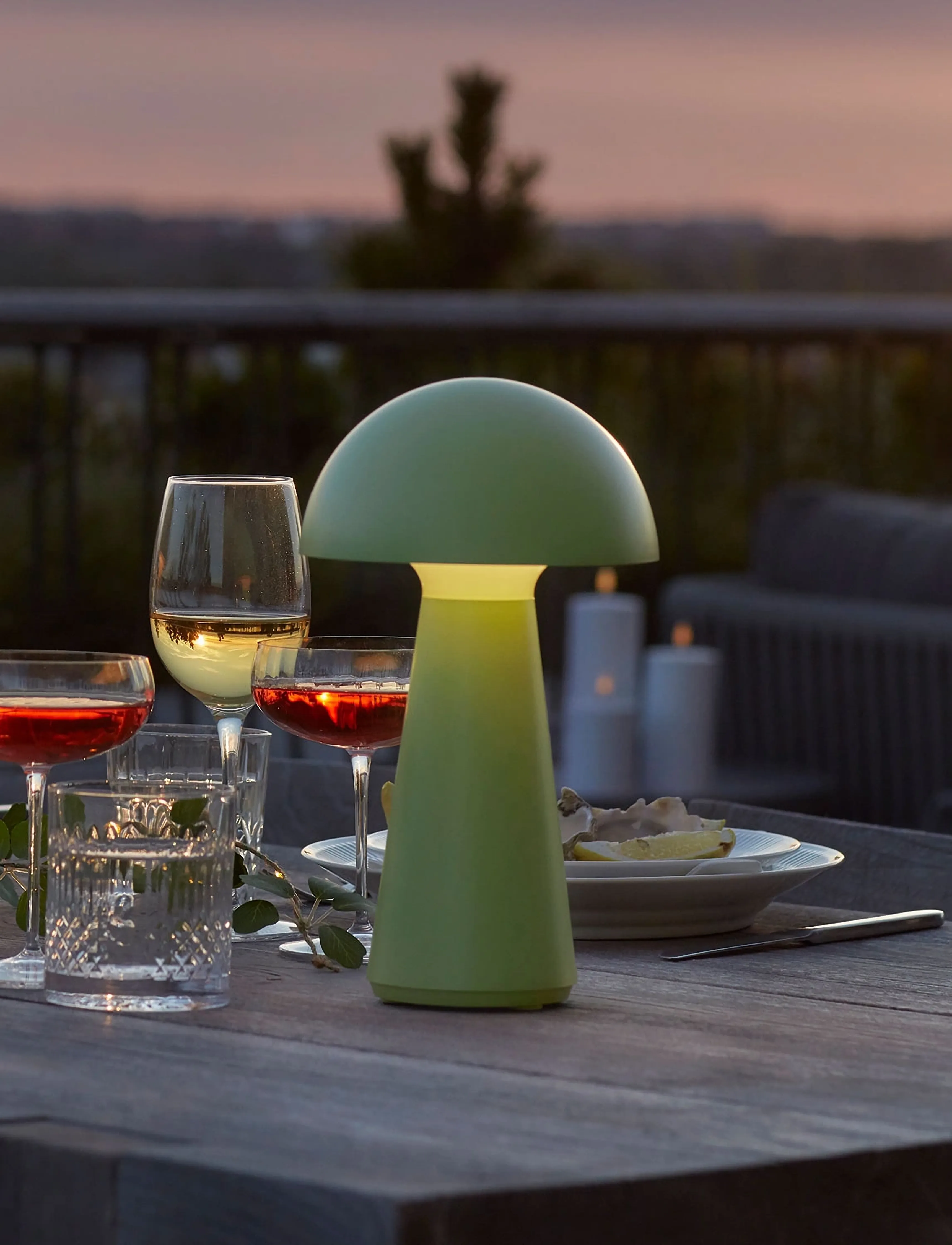 Sirius Home - Sam Genopladelig H28cm, Spring Green - portable lamps - spring green - 2
