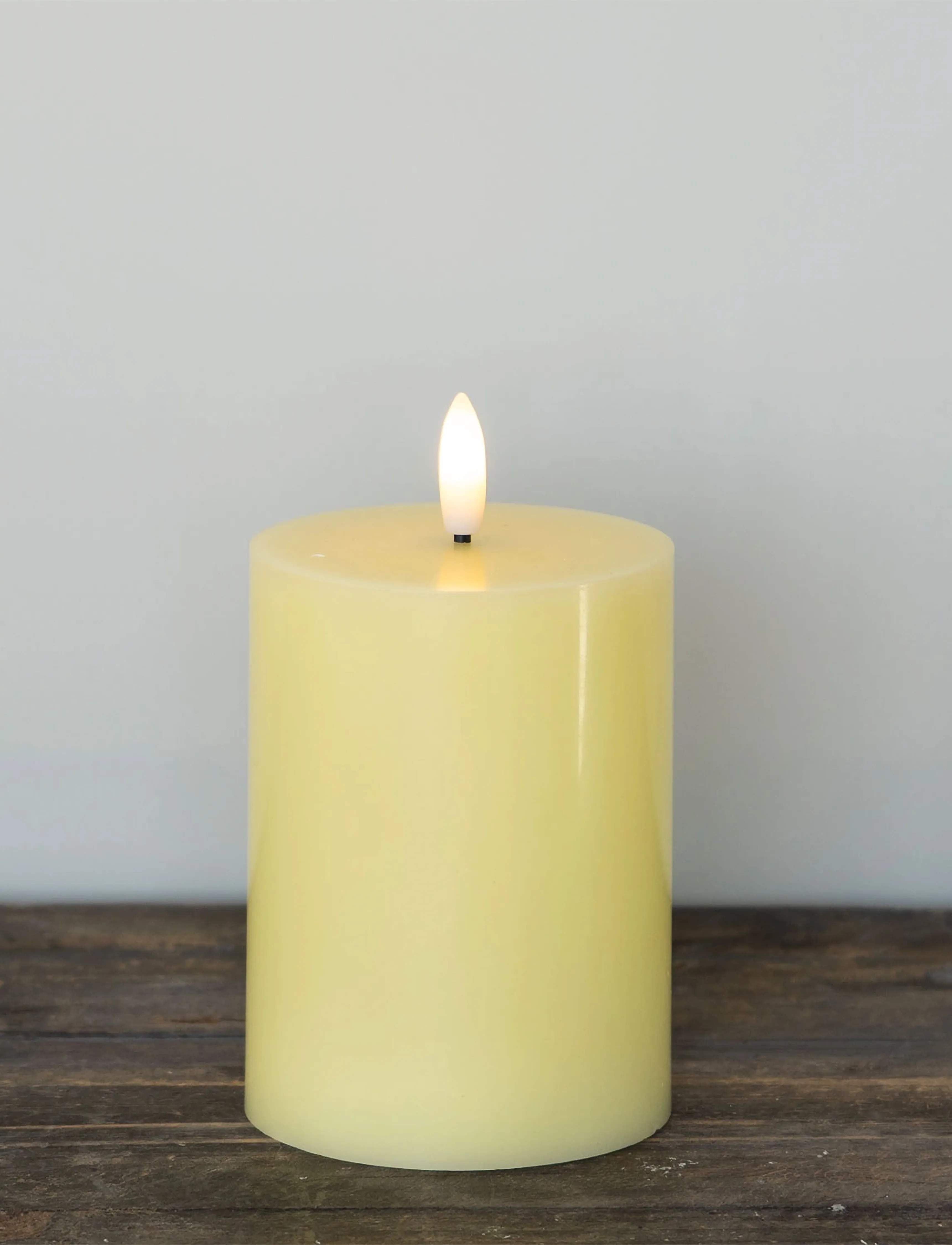 Sirius Home Sille Ø7,5X10Cm, Pale Yellow, One Size, Candles, Gelb - Led Homeware