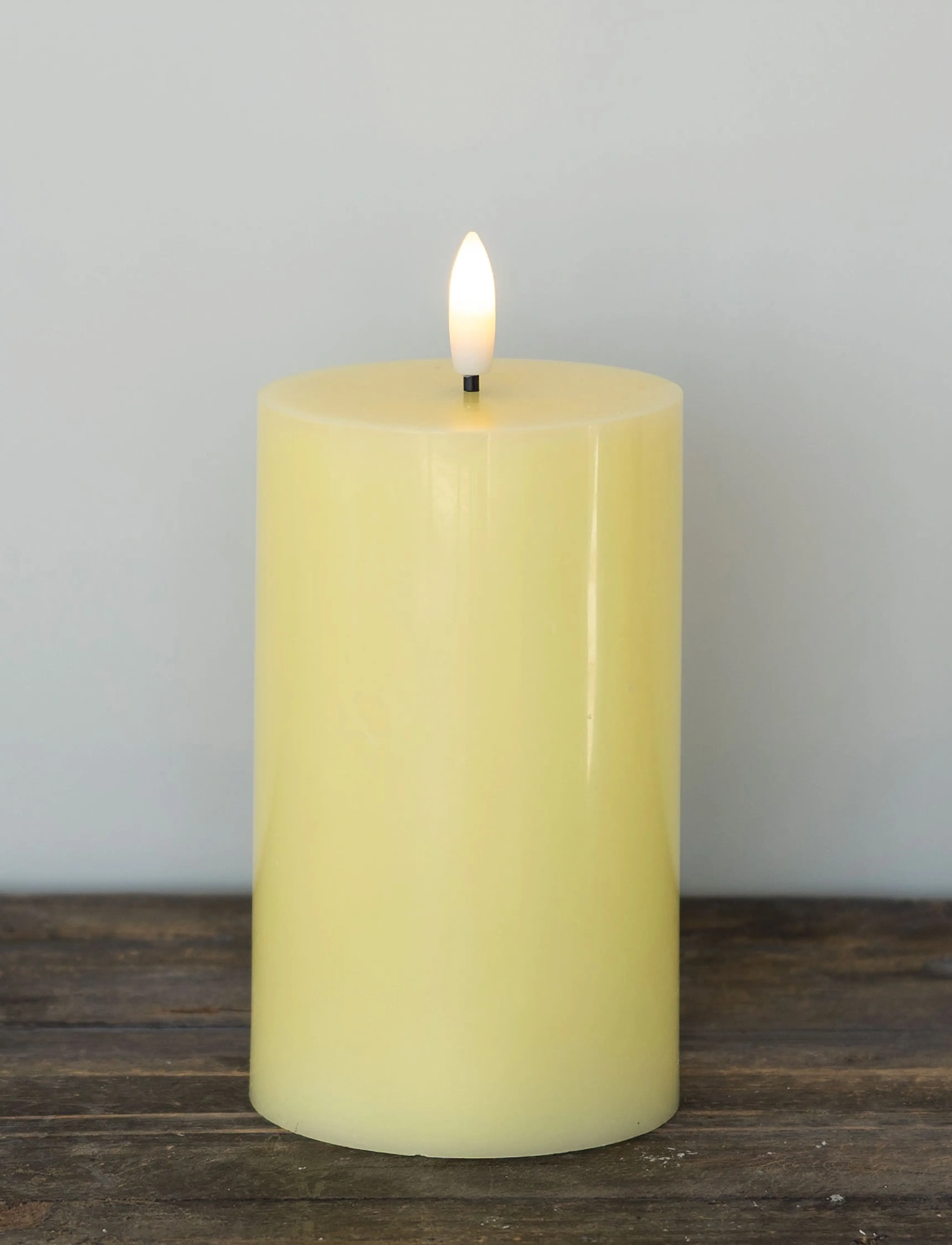 Sirius Home Sille Ø7,5X12,5Cm, Pale Yellow, One Size, Candles, Gelb - Led Homeware