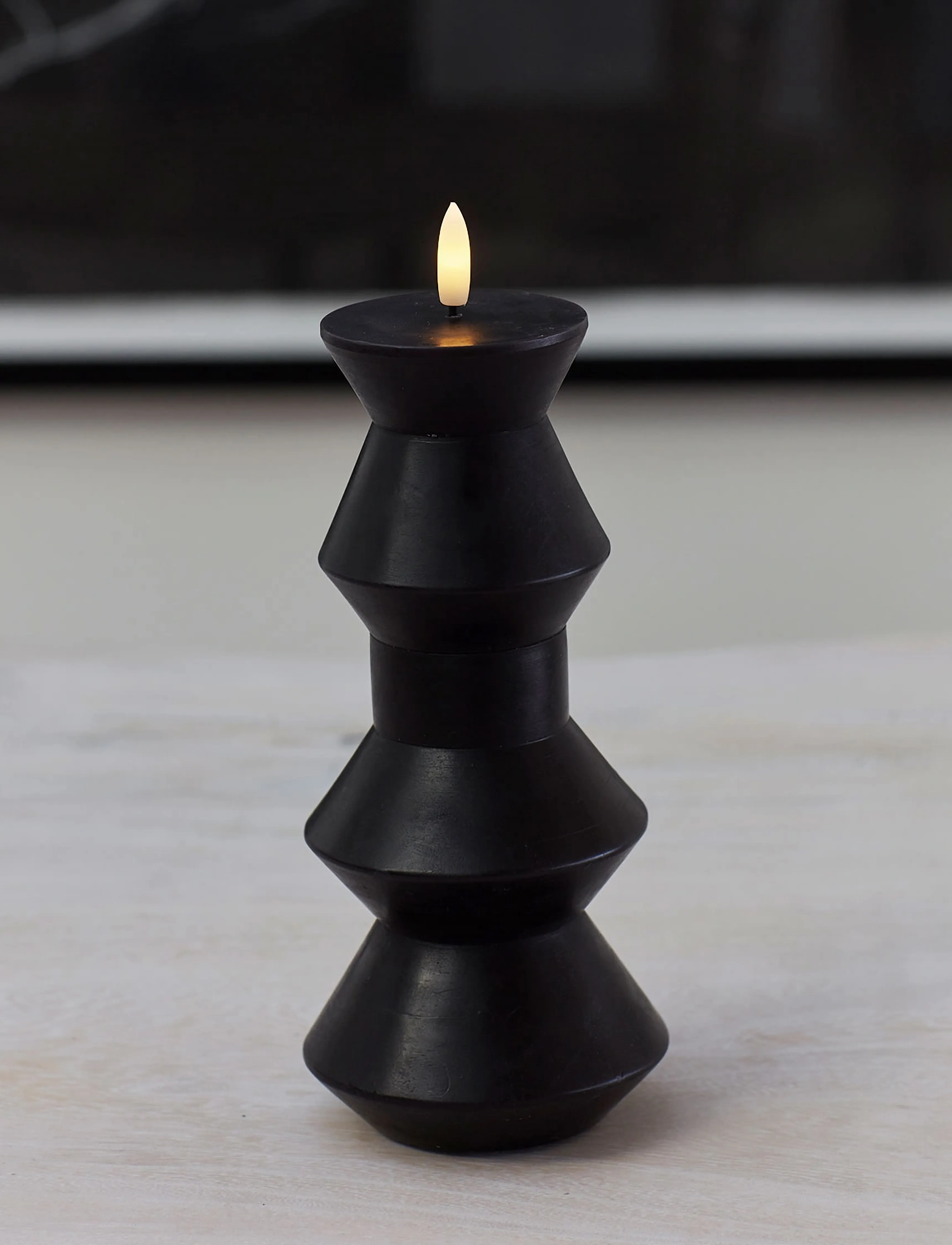 Sirius Home Nordisk Skulptur, Sille Geometri Ø9X20,5 Cm, Sort, One Size, Candles, Schwarz - Led Homeware