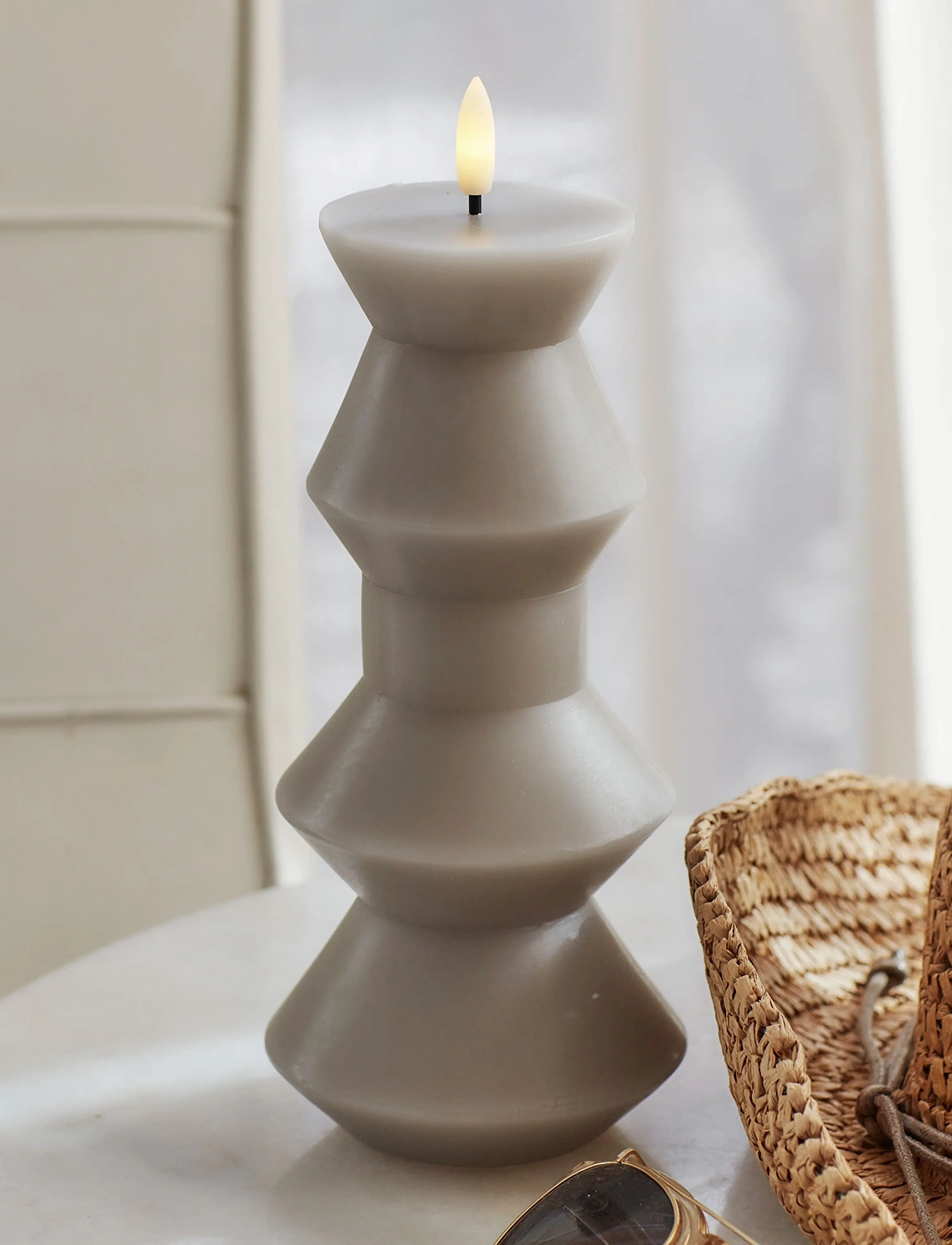 Sirius Home Nordisk Skulptur, Sille Geometri Ø9X20,5 Cm, Warm Gray, One Size, Candles, Grau - Led Homeware