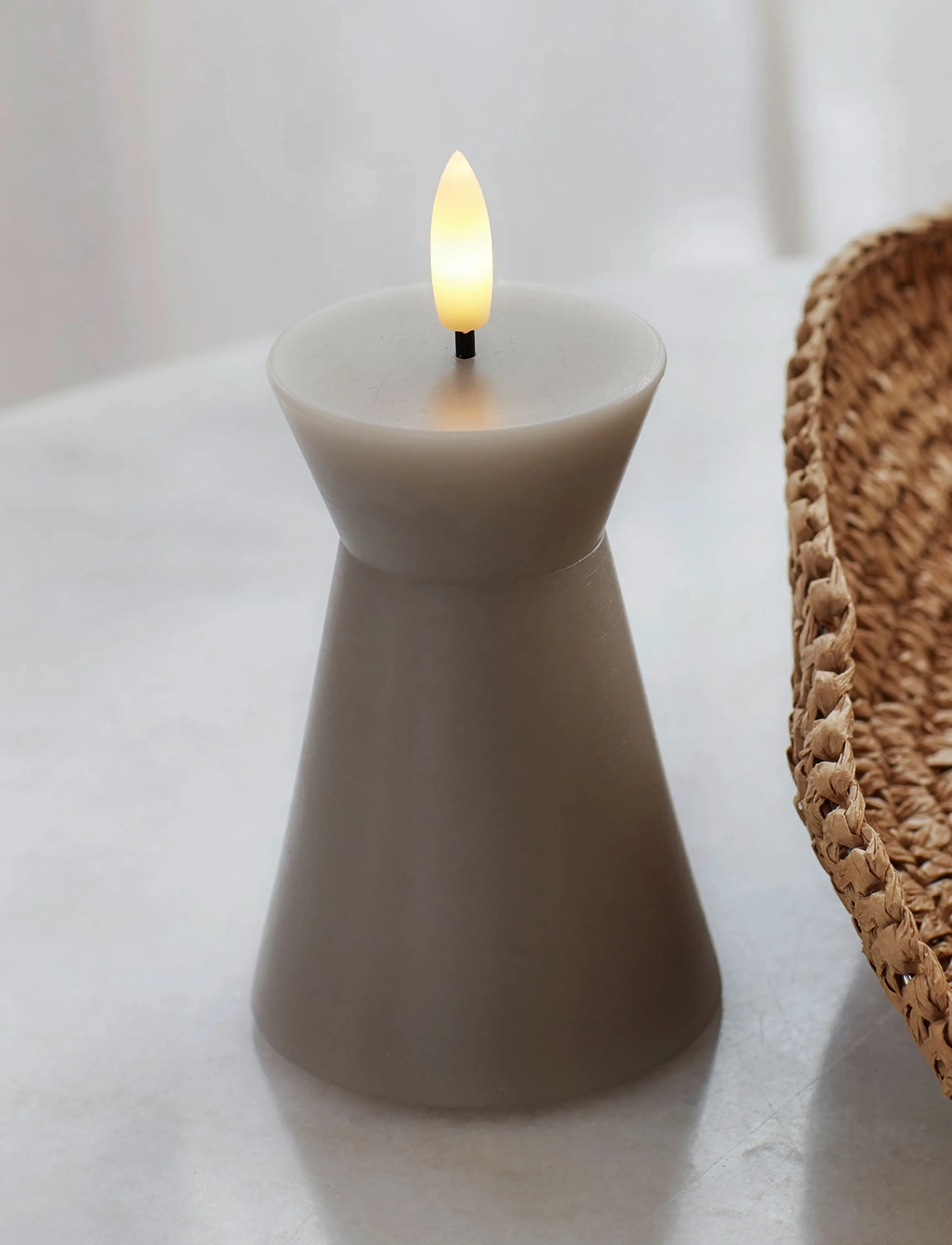 Sirius Home Nordisk Skulptur, Sille Kegle Ø6,5X10 Cm, Warm Gray, One Size, Candles, Grau - Led Homeware