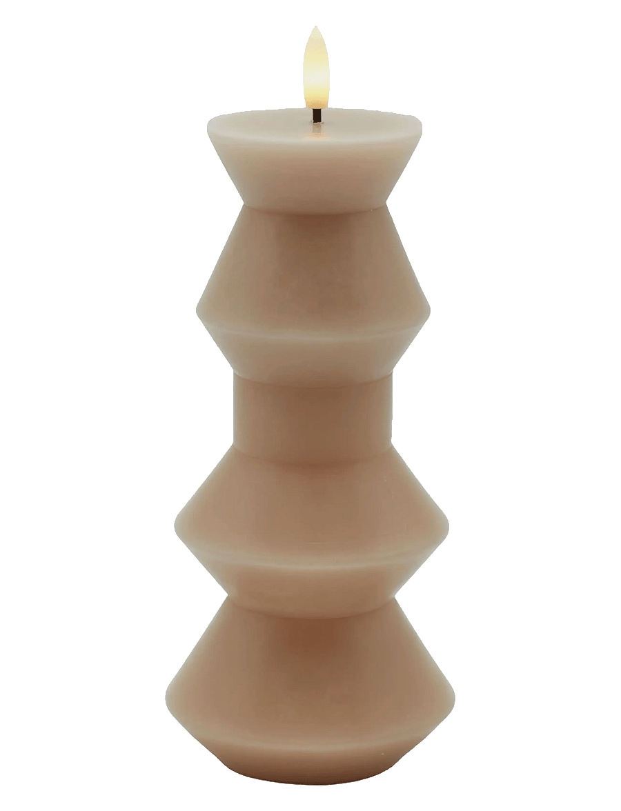 Sirius Home - Nordisk Skulptur, Sille Geometri Ø9x20,5 cm, Light Caramel - led küünlad - light caramel - 1