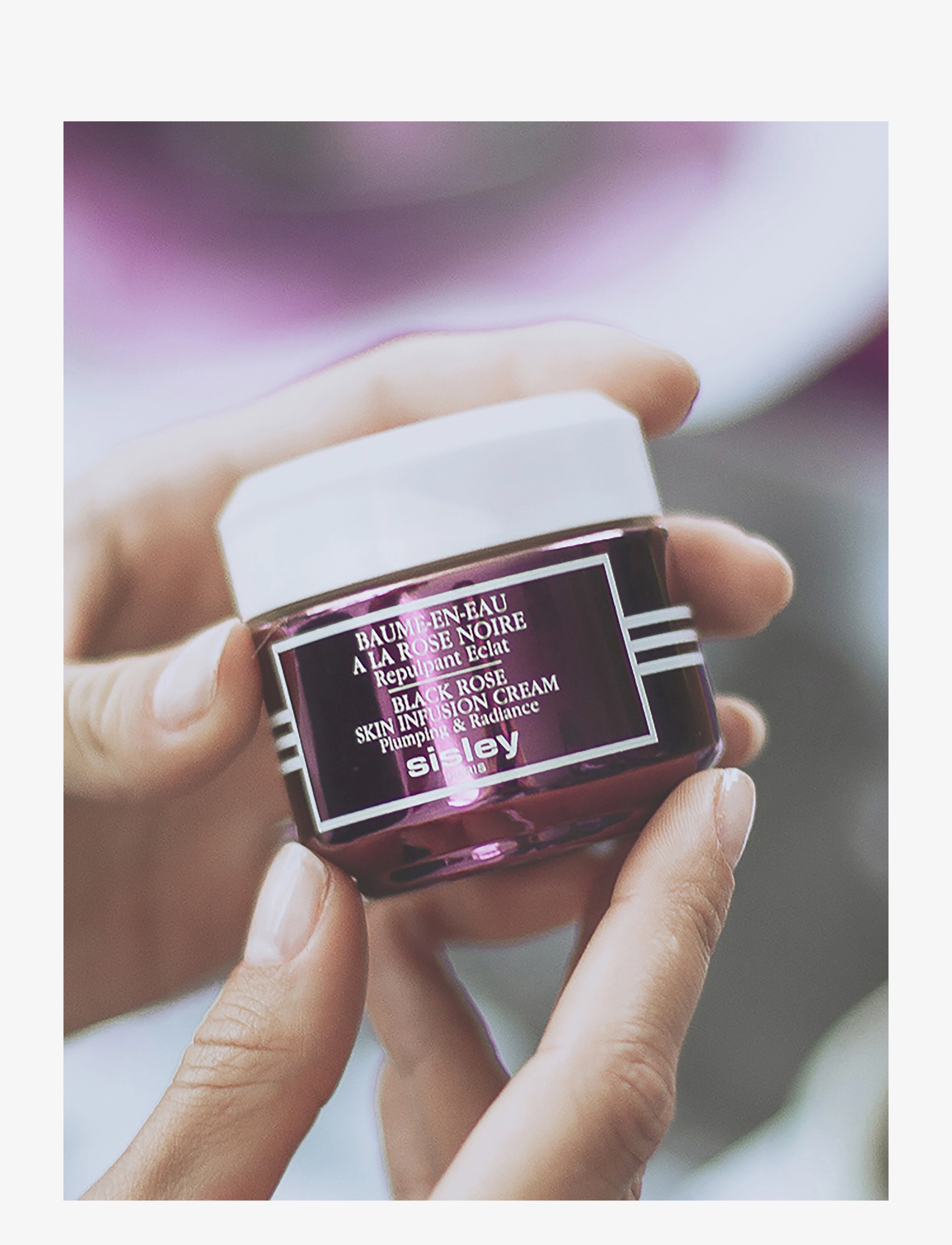 Sisley - Black Rose Skin Infusion Cream - yfir 15000 isk - clear - 2