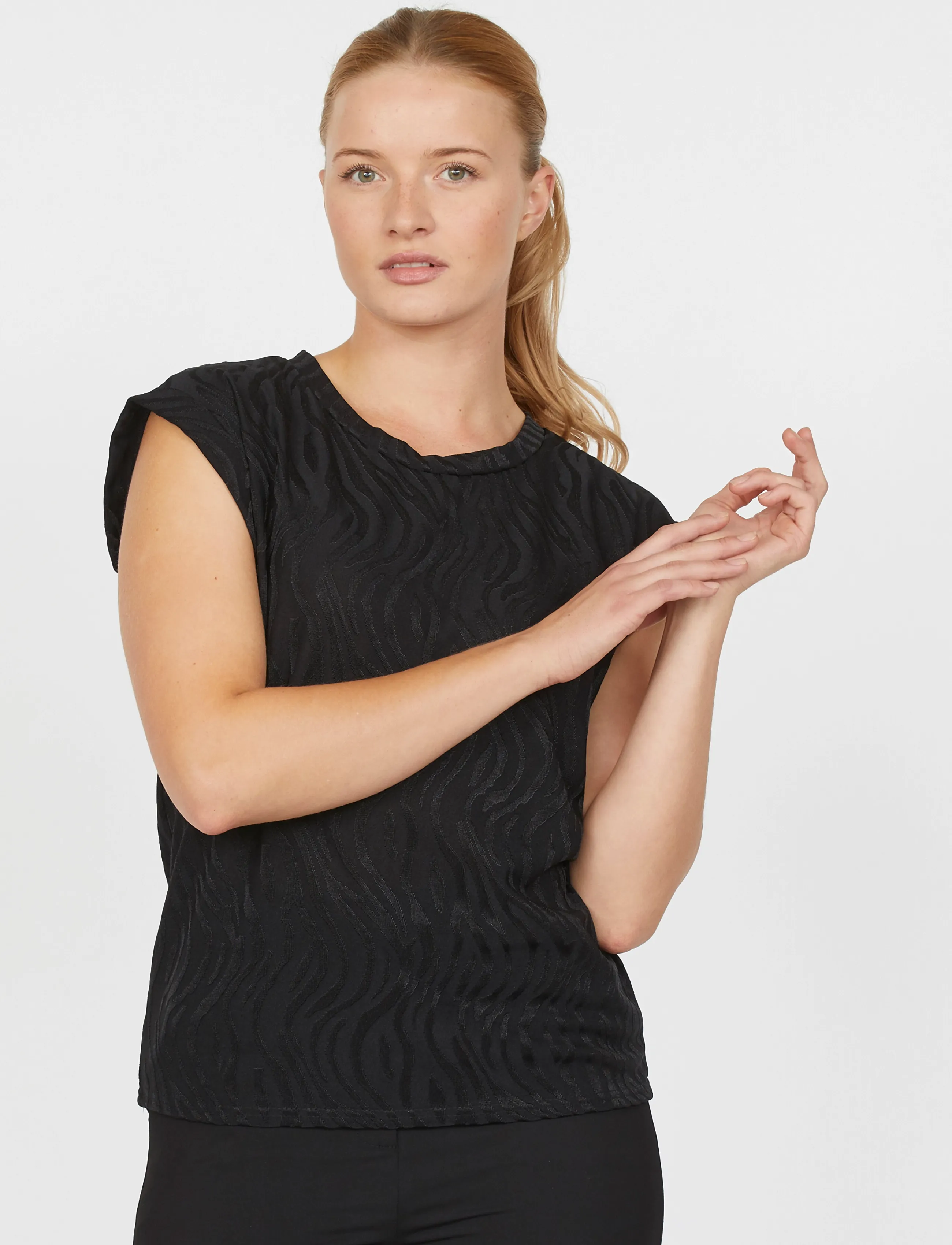 Sisters Point - LOW-400 - autumn clothing - black - 0