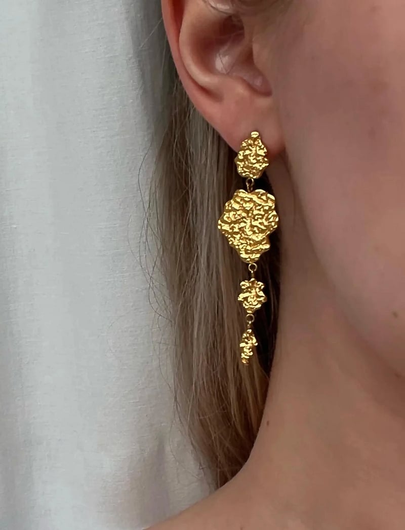 Sistie - Sophia - Earstuds Long Gold-plated - rippuvad kõrvarõngad - gold - 2
