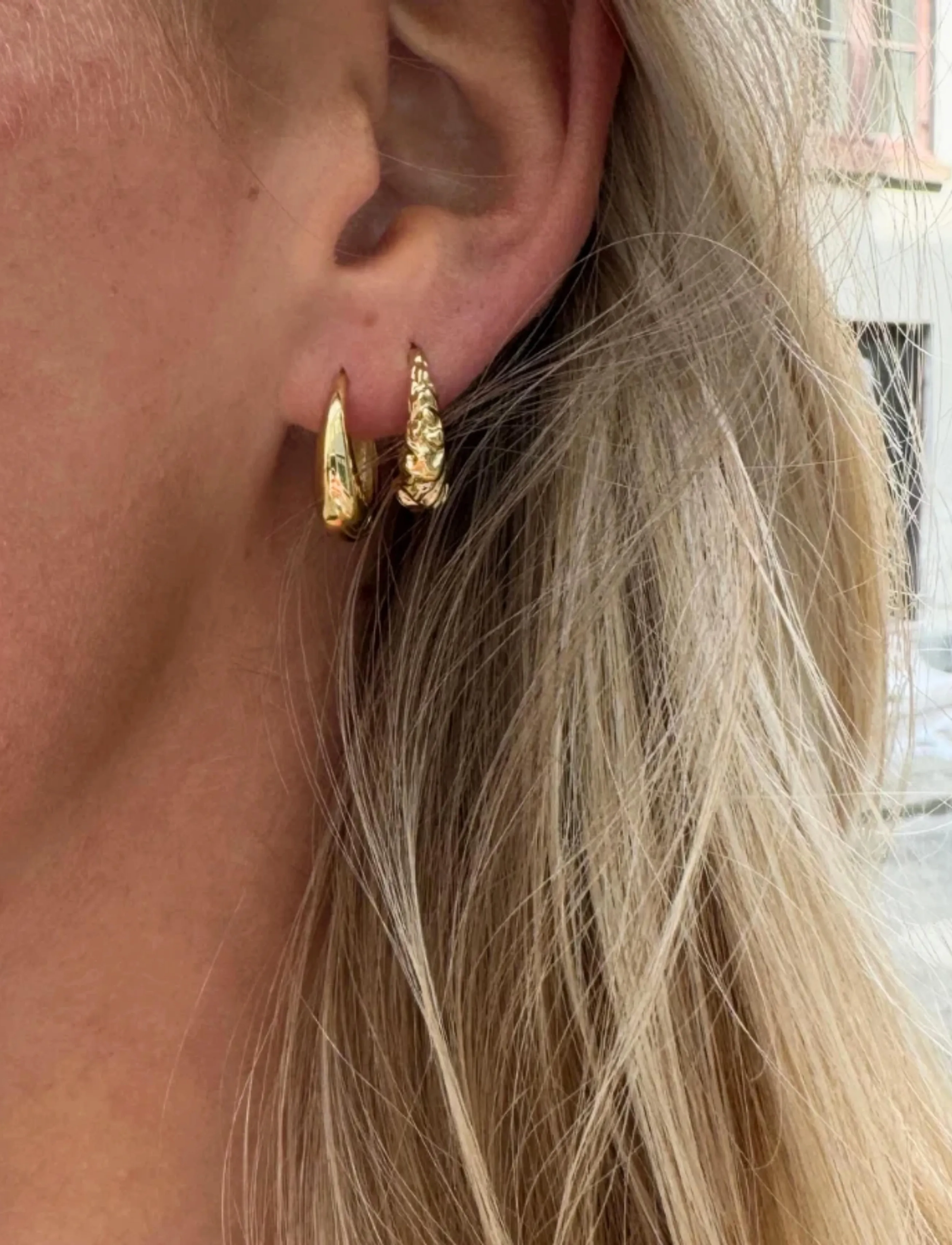 Sistie - Loops - Creoles Gold-plated - kreolen - gold - 1