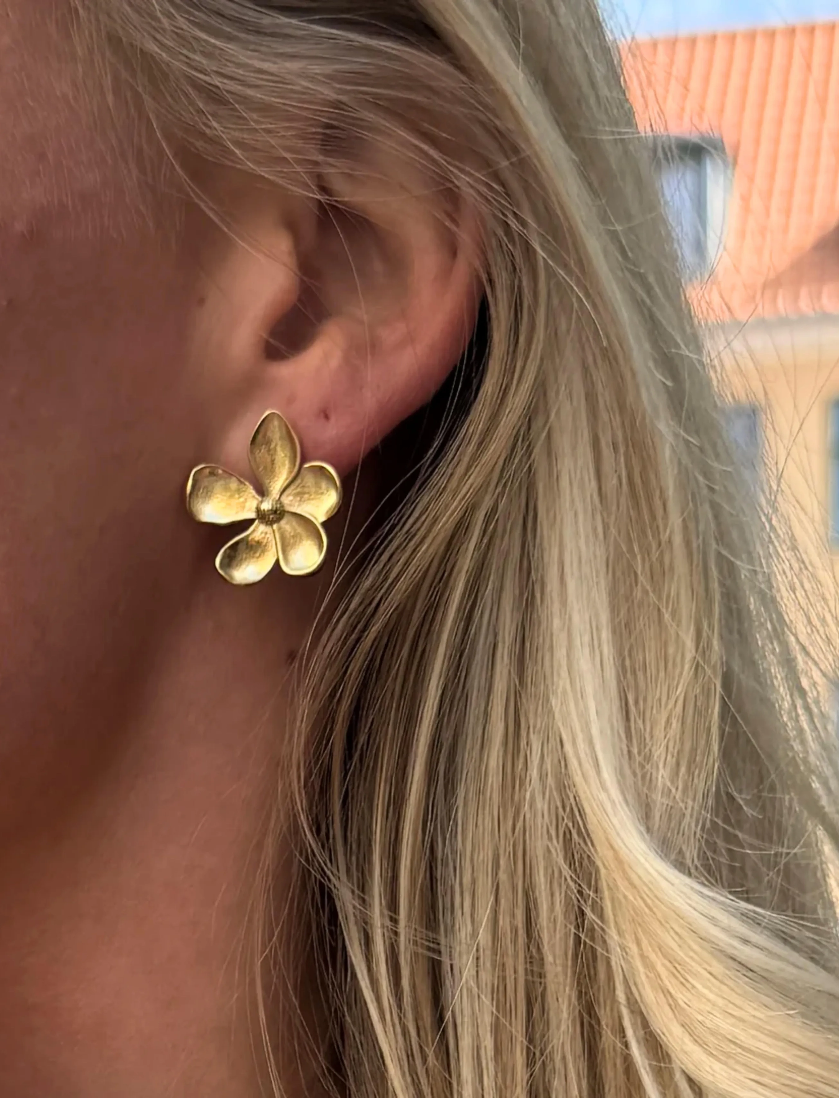 Sistie - Blumie - Earstuds Gold-plated - nappikorvakorut - gold - 1