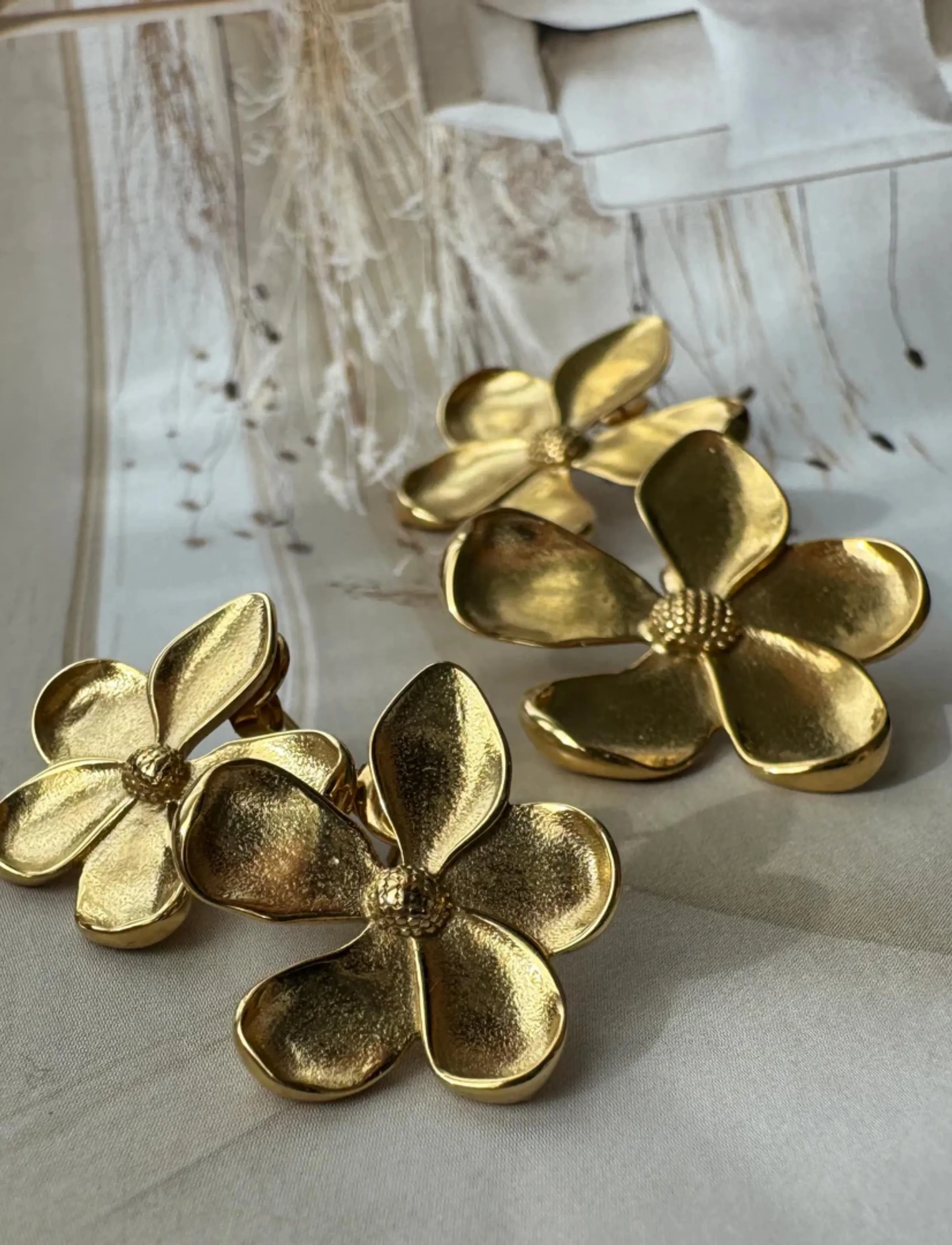 Sistie - Blumie - Earstuds Gold-plated - nappikorvakorut - gold - 2