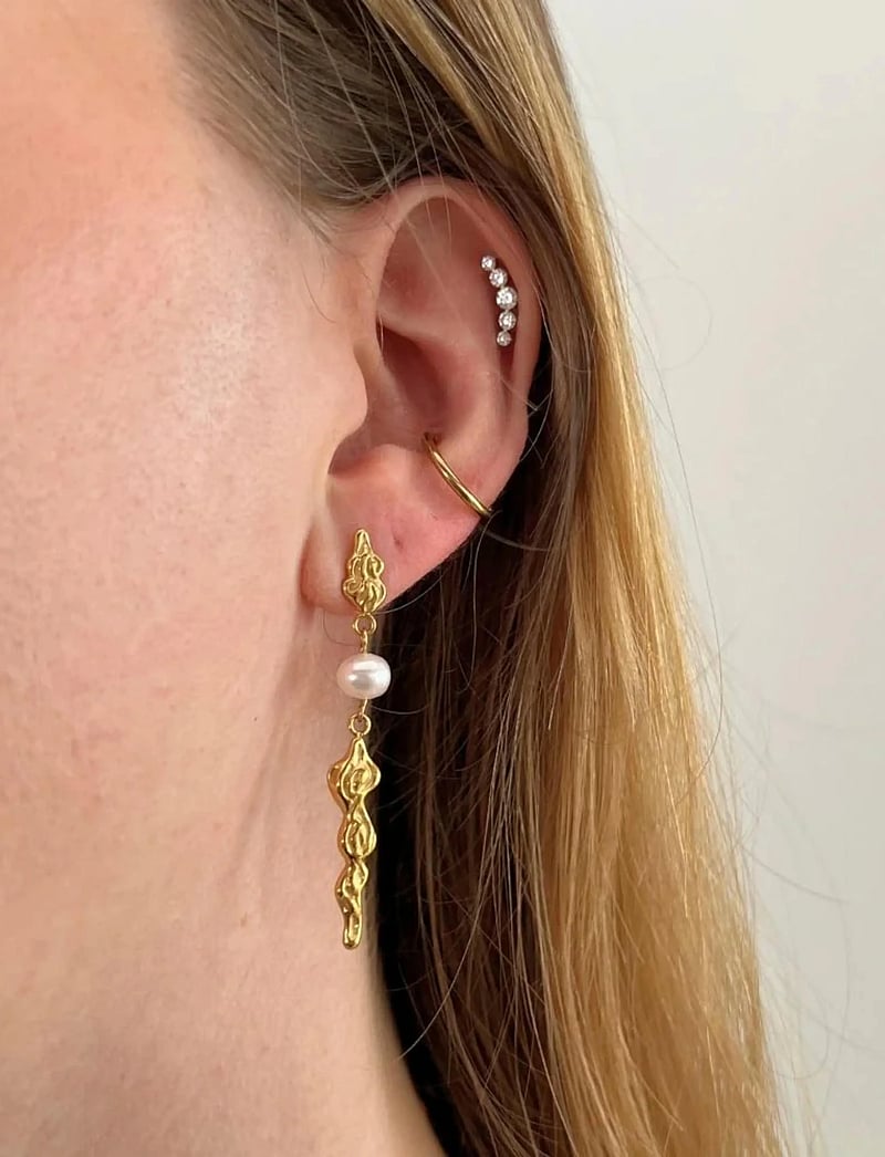 Sistie - Freja - Earrings Gold-plated - ohrhänger - gold - 2