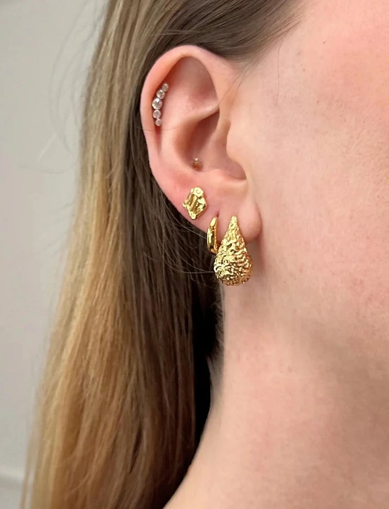 Sistie - Drops - Earrings Gold-plated - studs örhängen - gold - 0