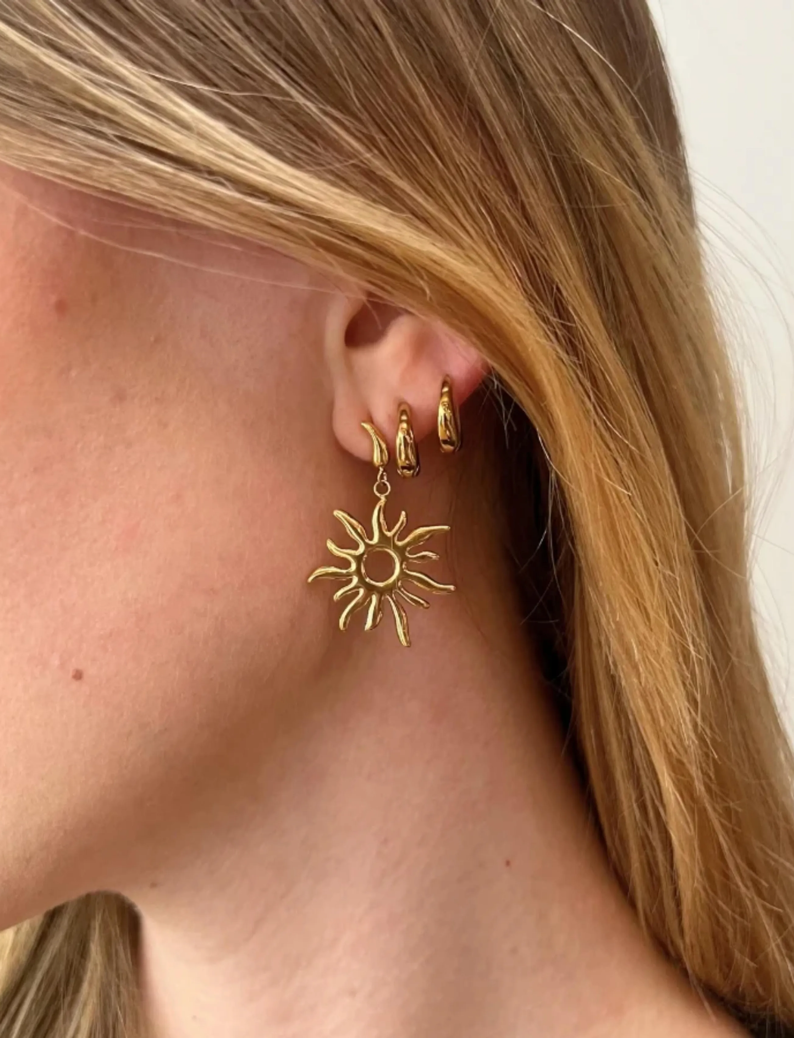 Sistie - Sirena - Earrings Gold-plated - statement øreringe - gold - 2
