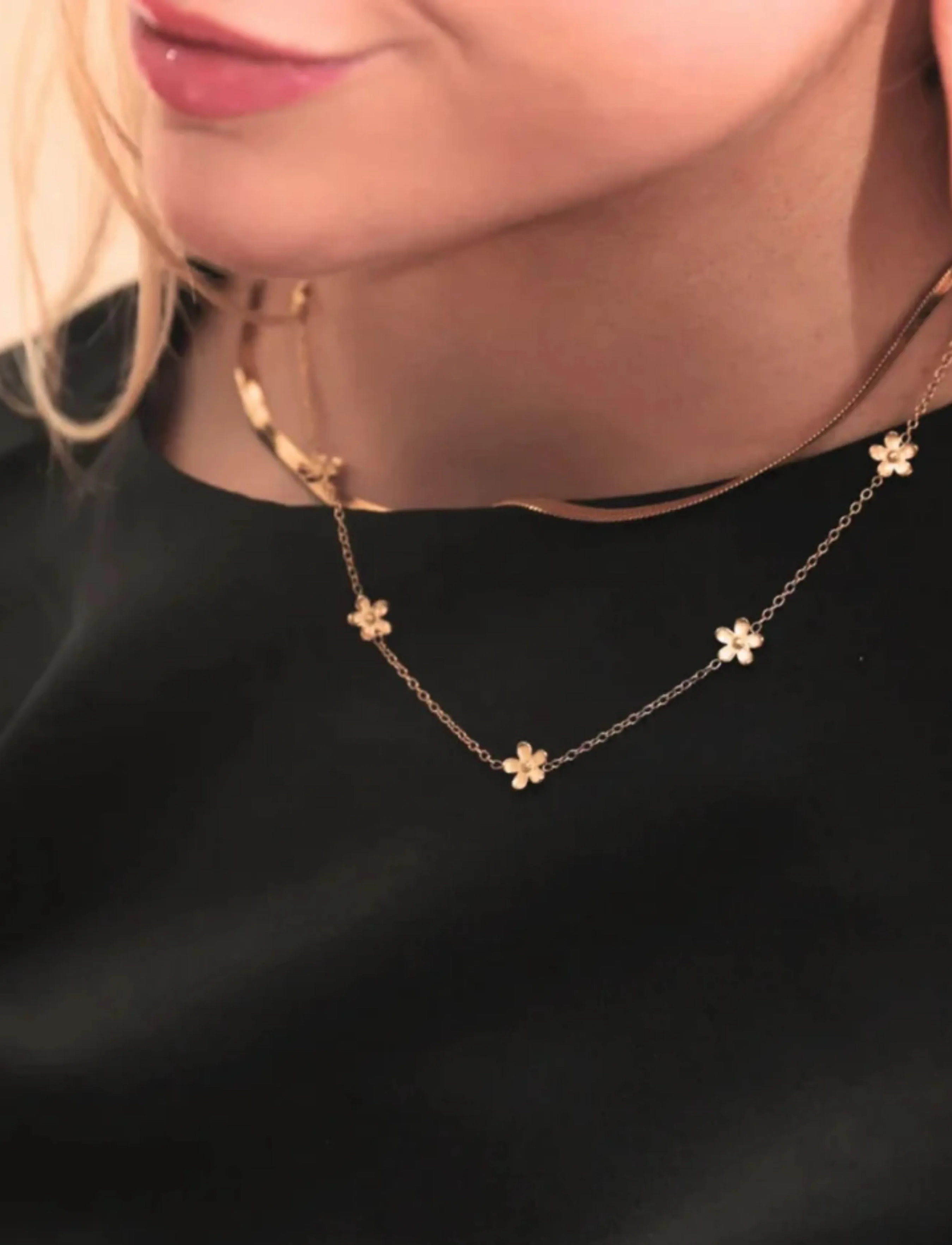 Sistie - Camellia - halsband med hänge - gold - 1