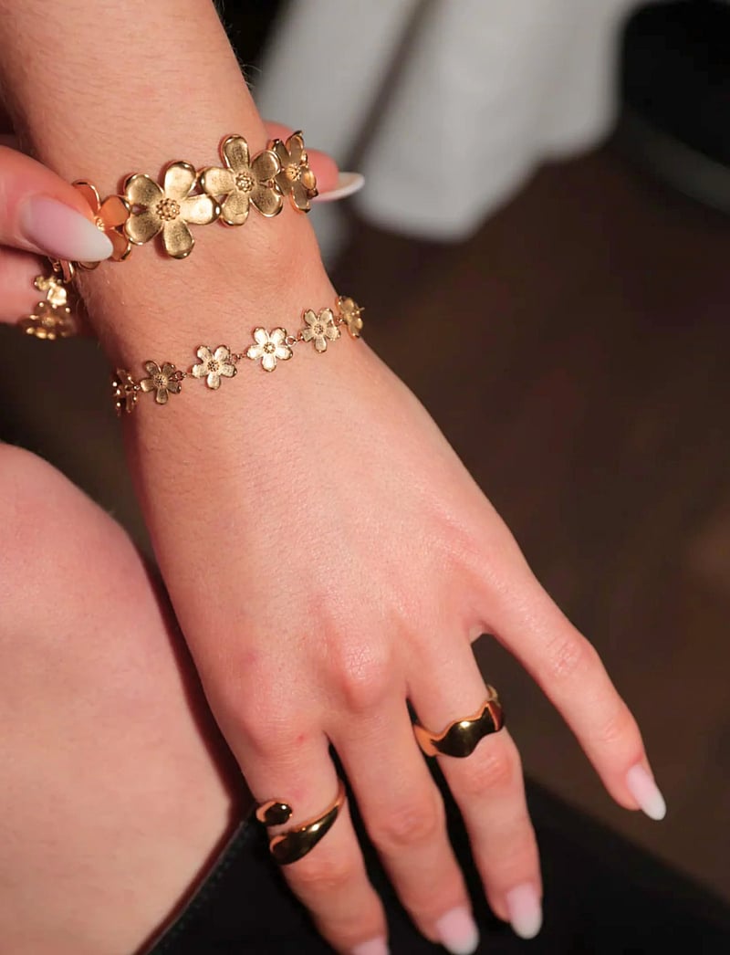Sistie - Camellia - Bracelet Gold-plated - kettingarmbanden - gold - 1