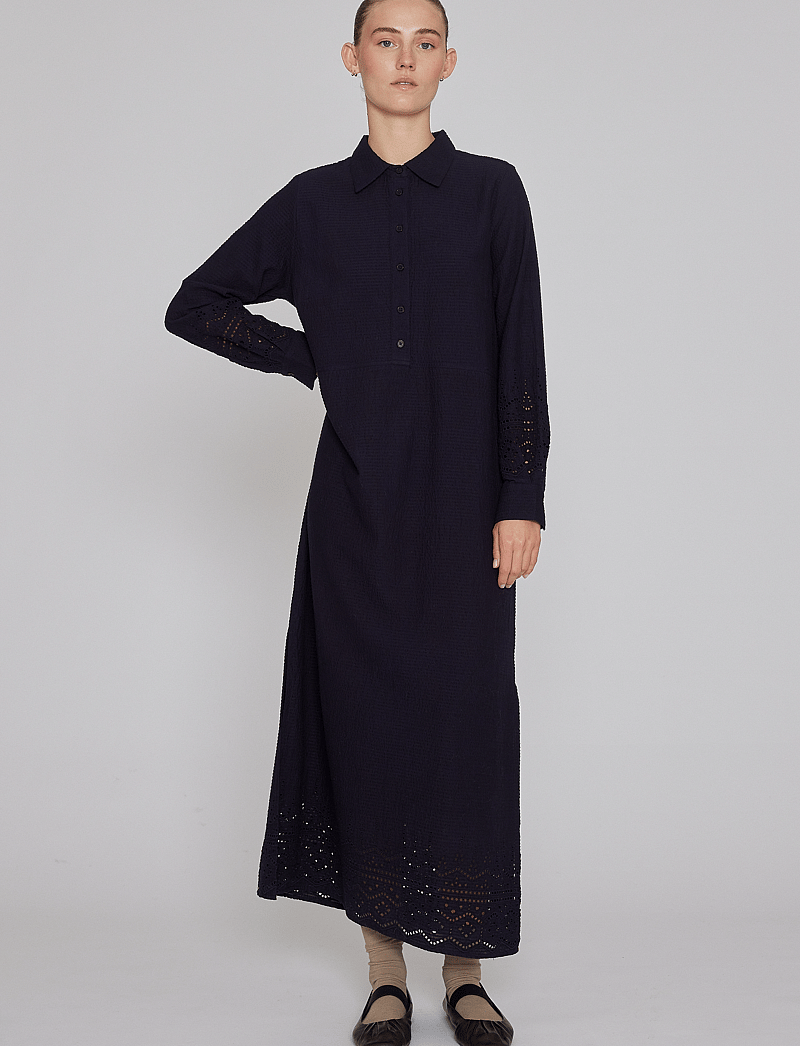 Six Ames - WITA - hemdkleider - night sky - 0