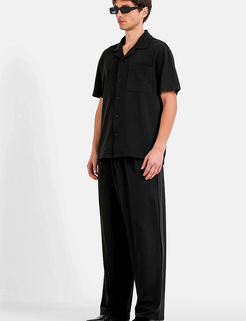 SIXTH JUNE - CREPE FABRIC SS SHIRT - overhemden met korte mouw - black - 3
