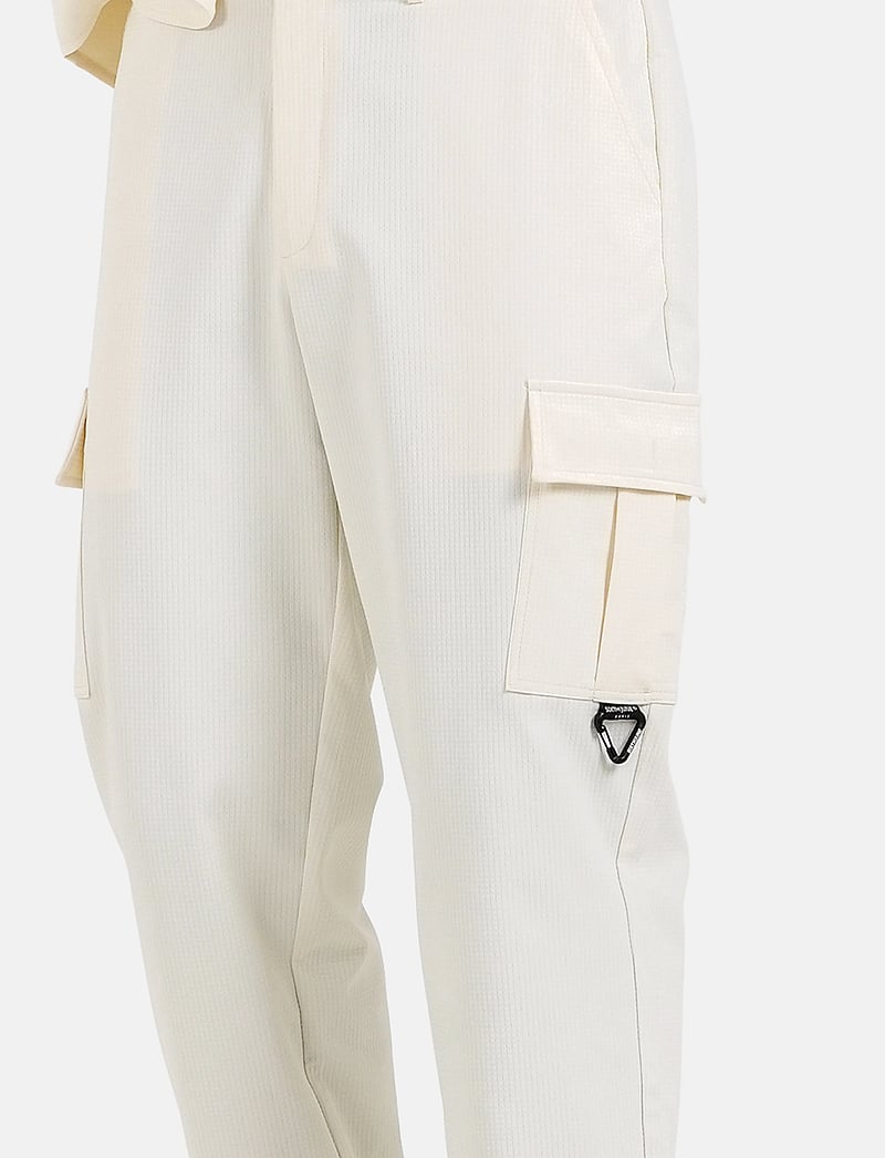 SIXTH JUNE - TEXTURED UTILITY CARGO PANTS - cargohose - off white - 5
