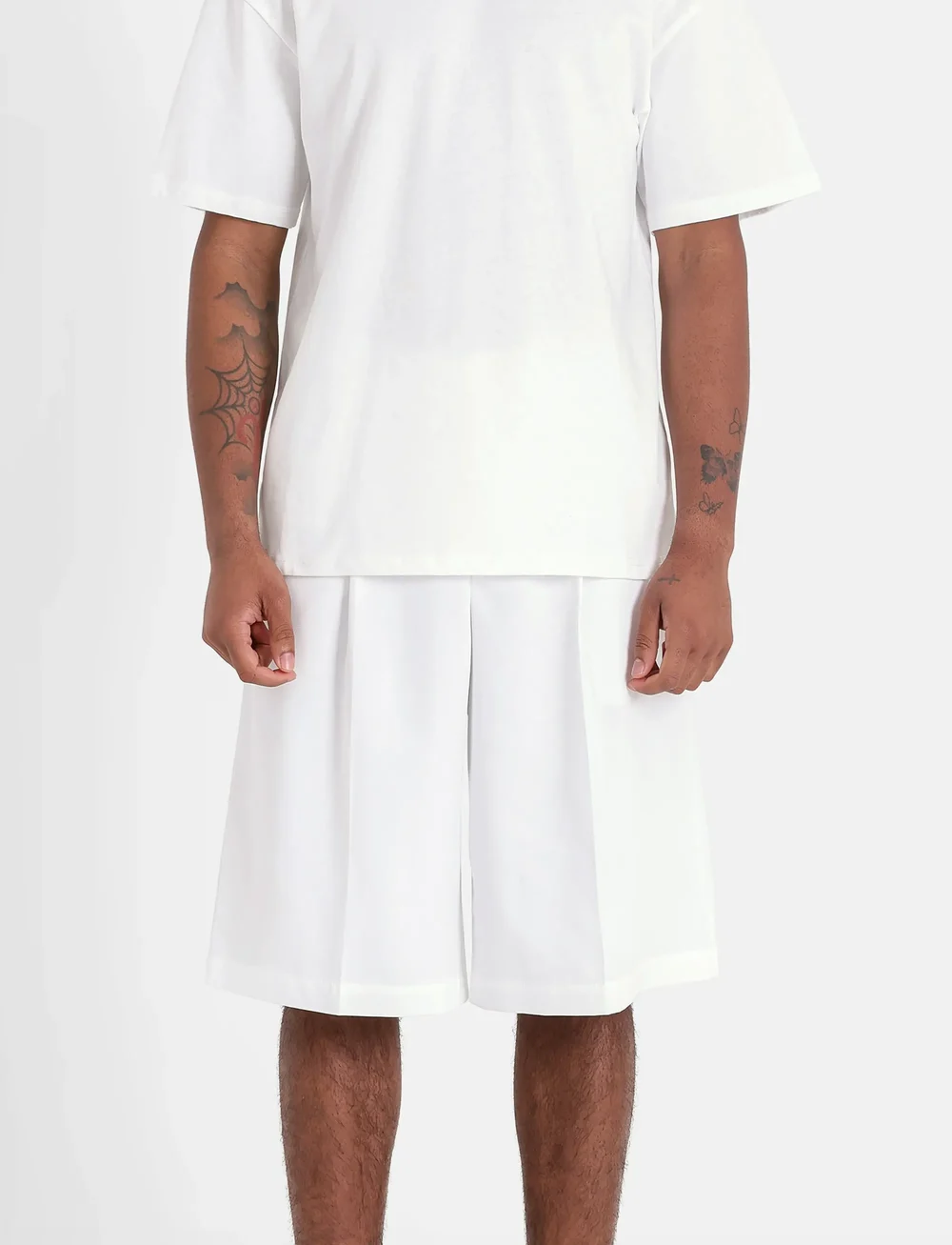 SIXTH JUNE - LOOSE FIT TAILORED SHORTS - casual shorts - white - 3