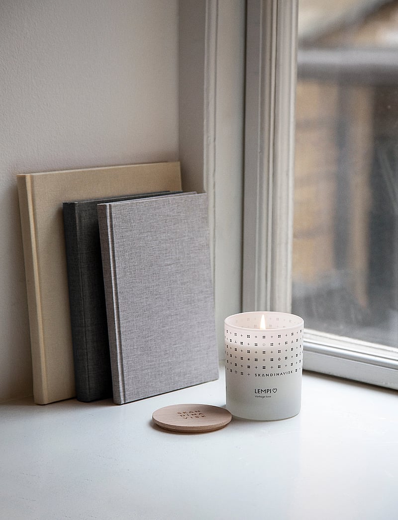 Skandinavisk - LEMPI Scented Candle 200g - above 500kr - white - 0