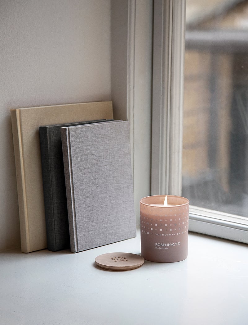 Skandinavisk - ROSENHAVE Scented Candle 200g - above 500kr - powder pink - 0