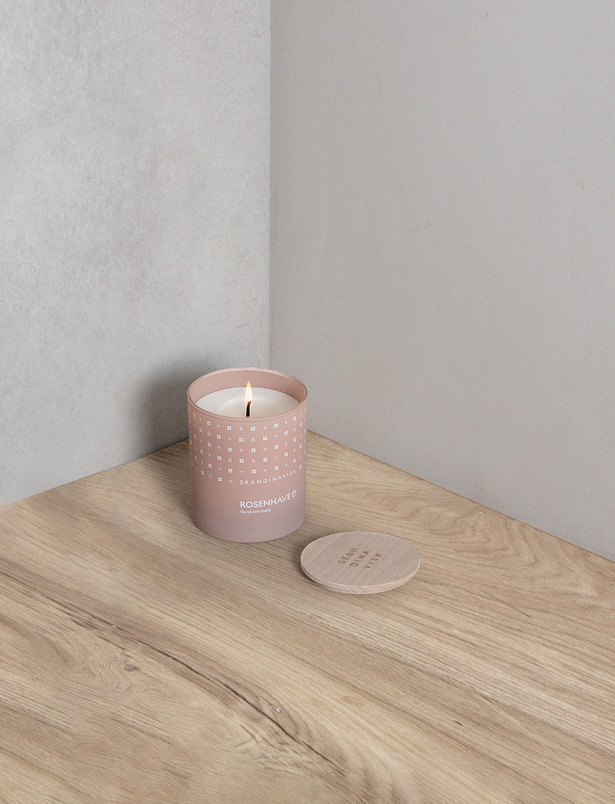 Skandinavisk - ROSENHAVE Scented Candle 200g - yfir 7500 isk - powder pink - 5