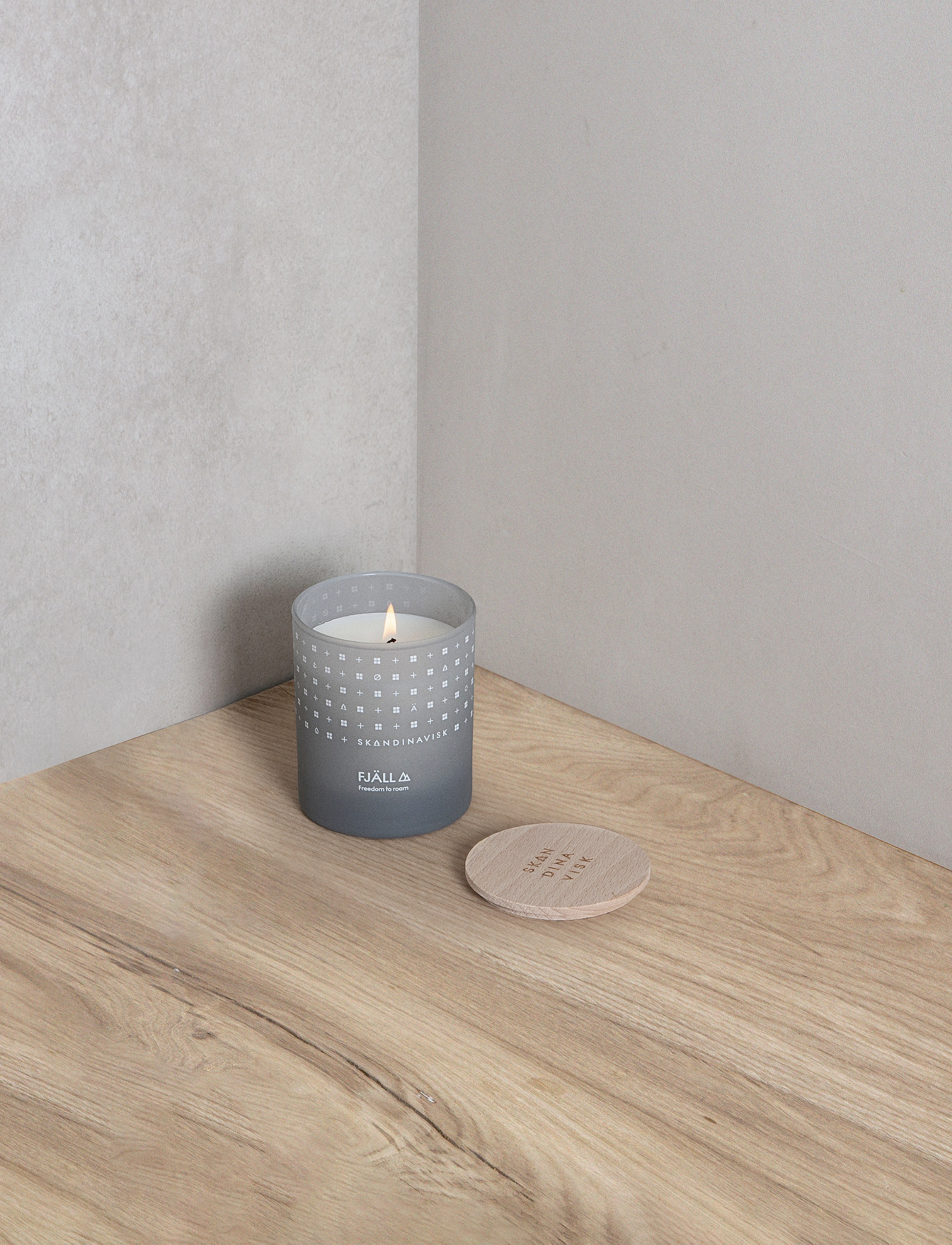 Skandinavisk - FJÄLL Scented Candle 200g - mellem 200-500 kr - dark grey - 5