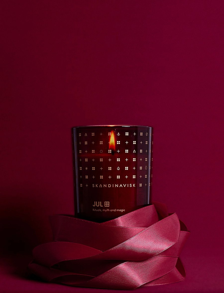 Skandinavisk - JUL Special Edition Scented Candle 200g - above 500kr - merlot red - 4