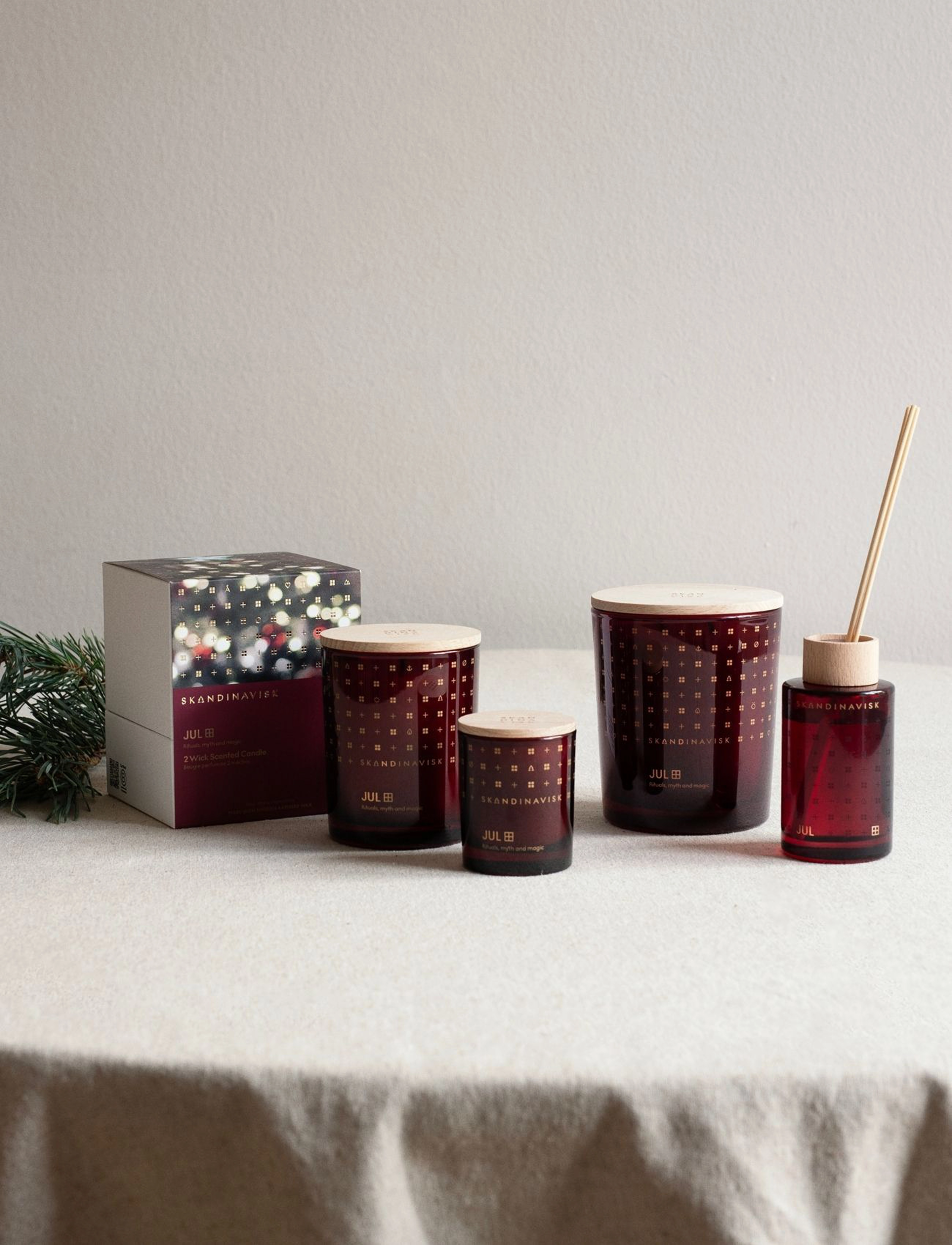 Skandinavisk - JUL Special Edition Scented Candle 200g - mellem 200-500 kr - merlot red - 5