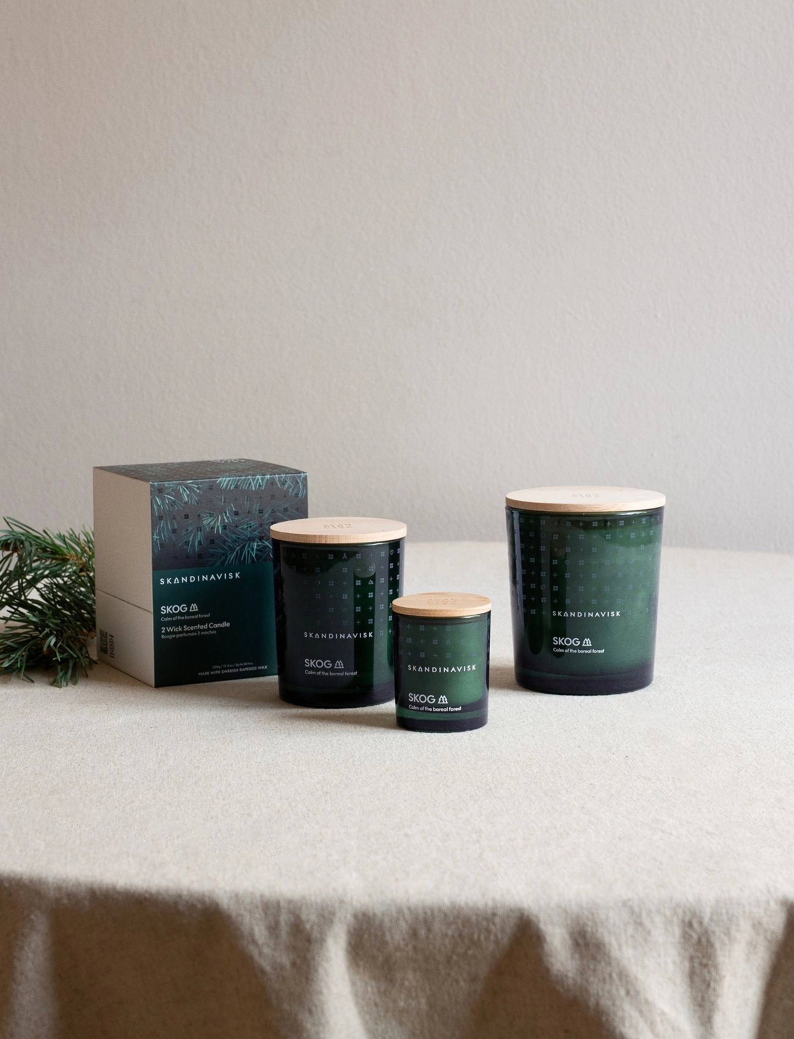 Skandinavisk - SKOG 2-wick Scented Candle 350g - mellem 200-500 kr - forest green - 4