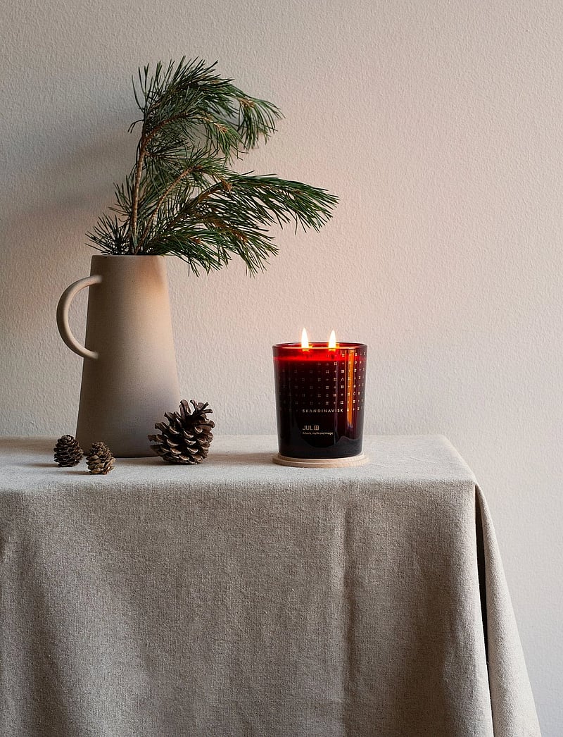 Skandinavisk - JUL Special Edition 2-wick Scented Candle 350g - above 500kr - merlot red - 0