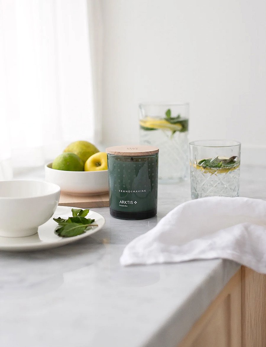 Skandinavisk - ARKTIS Scented Candle 200g - above 500kr - icy blue - 0