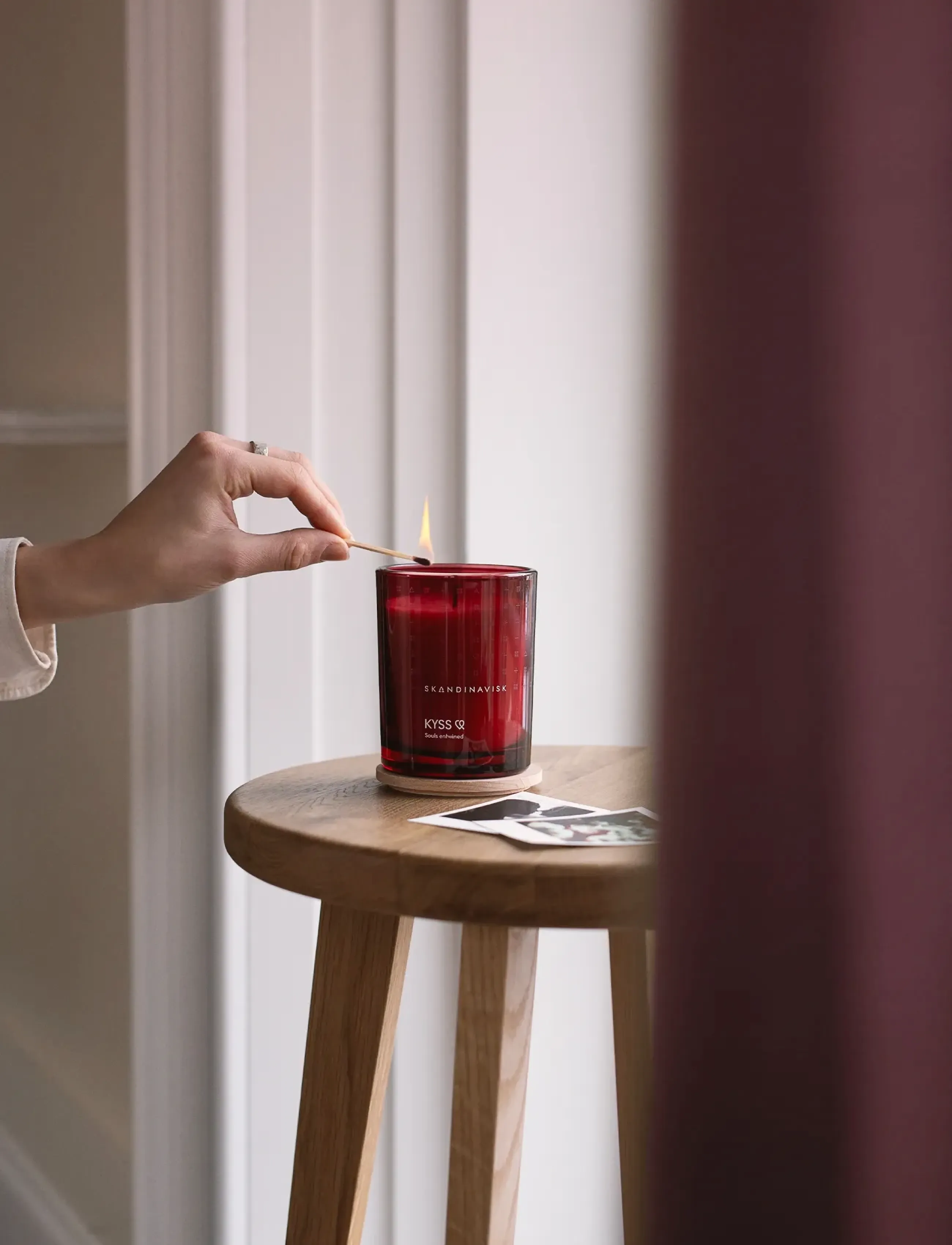 Skandinavisk - KYSS Scented Candle 200g - mellem 200-500 kr - warm love red - 3