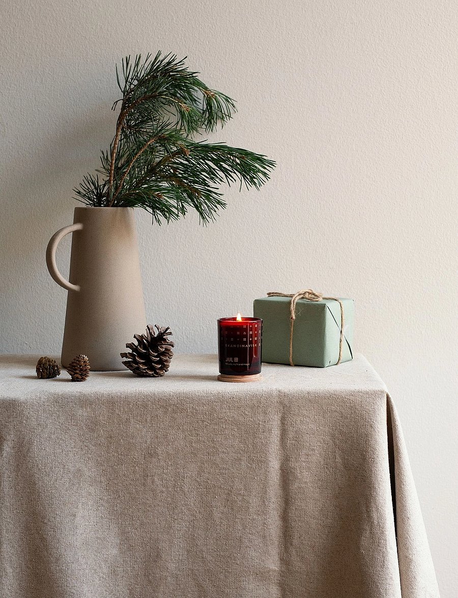 Skandinavisk - JUL Special Edition Scented Candle 65g - above 500kr - merlot red - 0