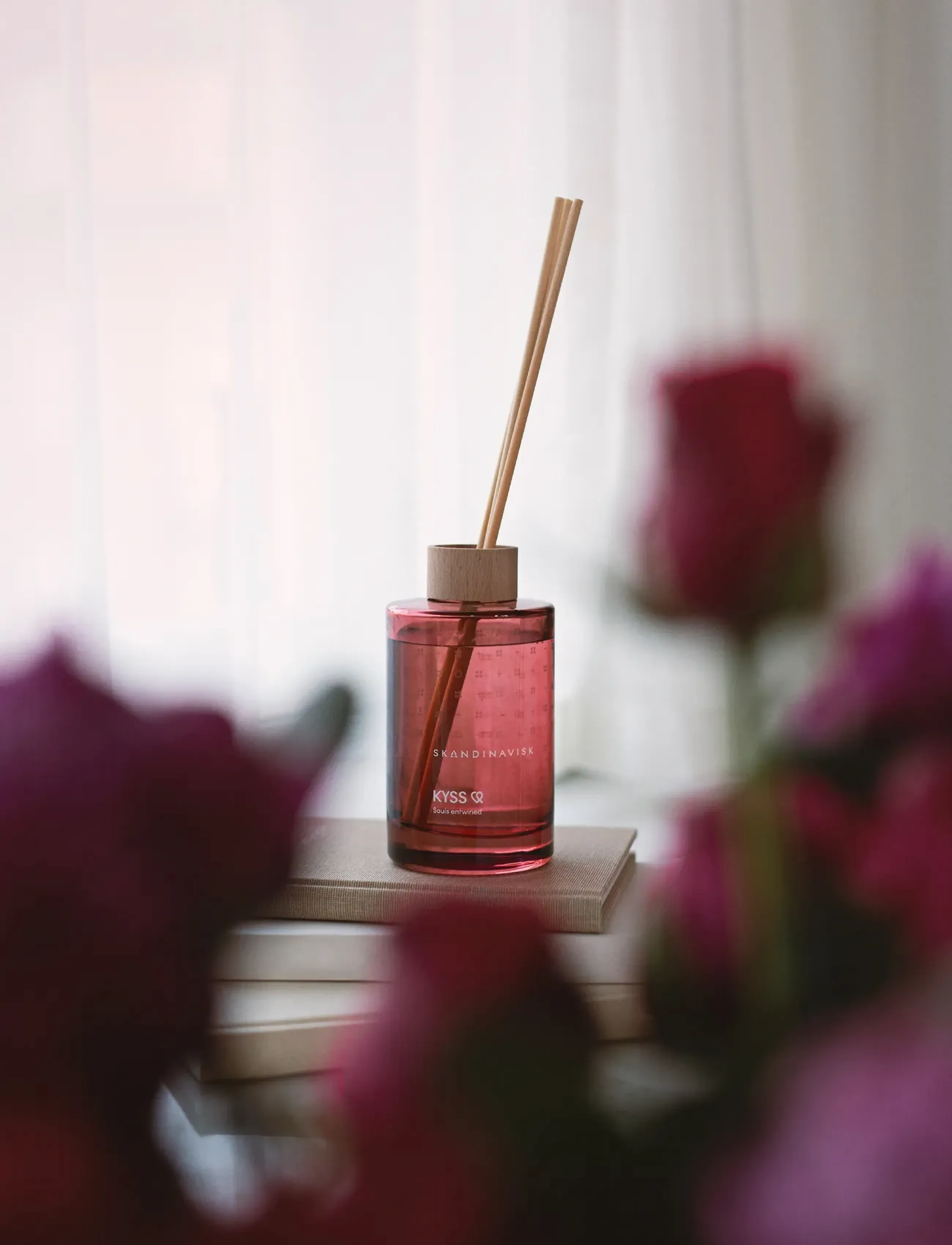 Skandinavisk - KYSS Scent Diffuser 200ml - doftpinnar - warm love red - 4