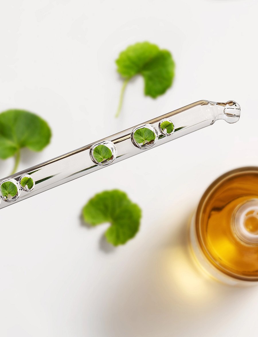 SKIN1004 - Madagascar Centella Ampoule - serum & olier - clear - 2