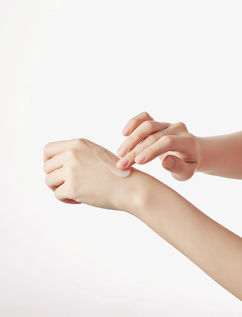 SKIN1004 - Madagascar Centella Hyalu-Cica Blue Serum - serum & oljor - clear - 1