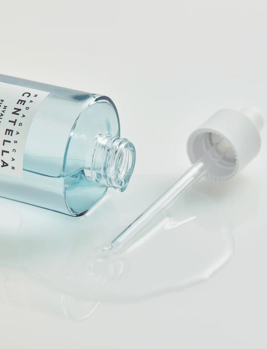 SKIN1004 - Madagascar Centella Hyalu-Cica First Ampoule - serum & olier - clear - 1