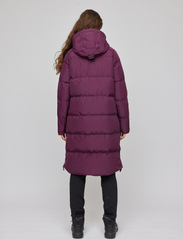 Skogstad - W Haugland - winter coats - potent purple - 3