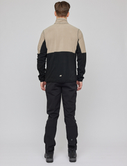 Skogstad - M Kleivane - mid layer jackets - black - 3