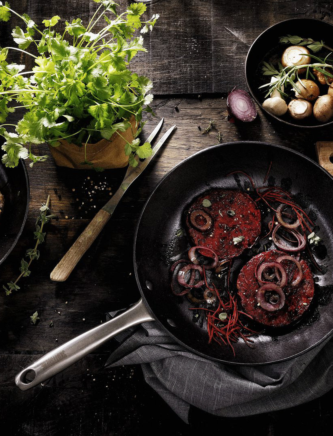 Skillets and discount frying pans