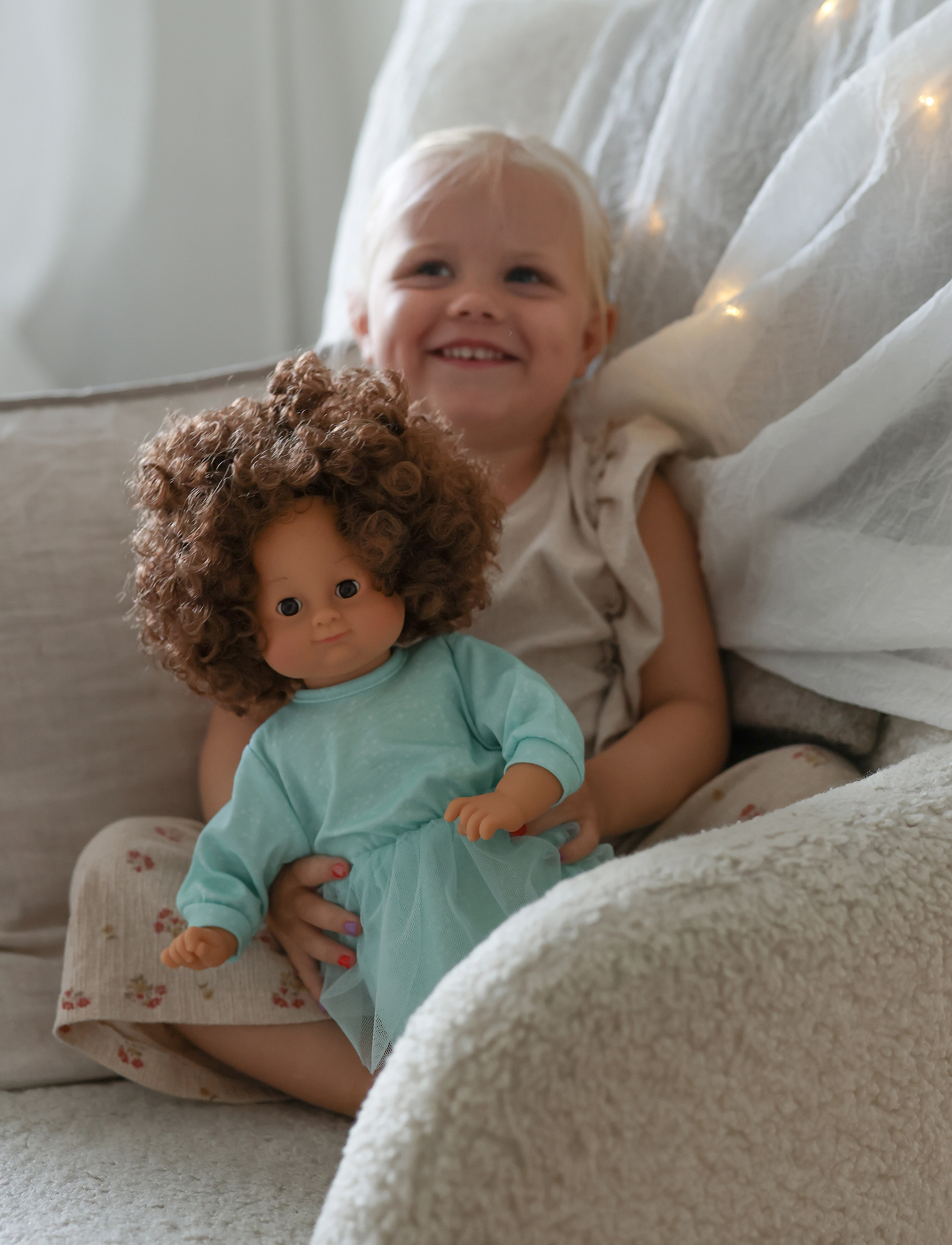 Skrållan Lillan Mörkt Hår 36 Cm, Børn, Dolls, Multi/mønstret, Str: ONE SIZE