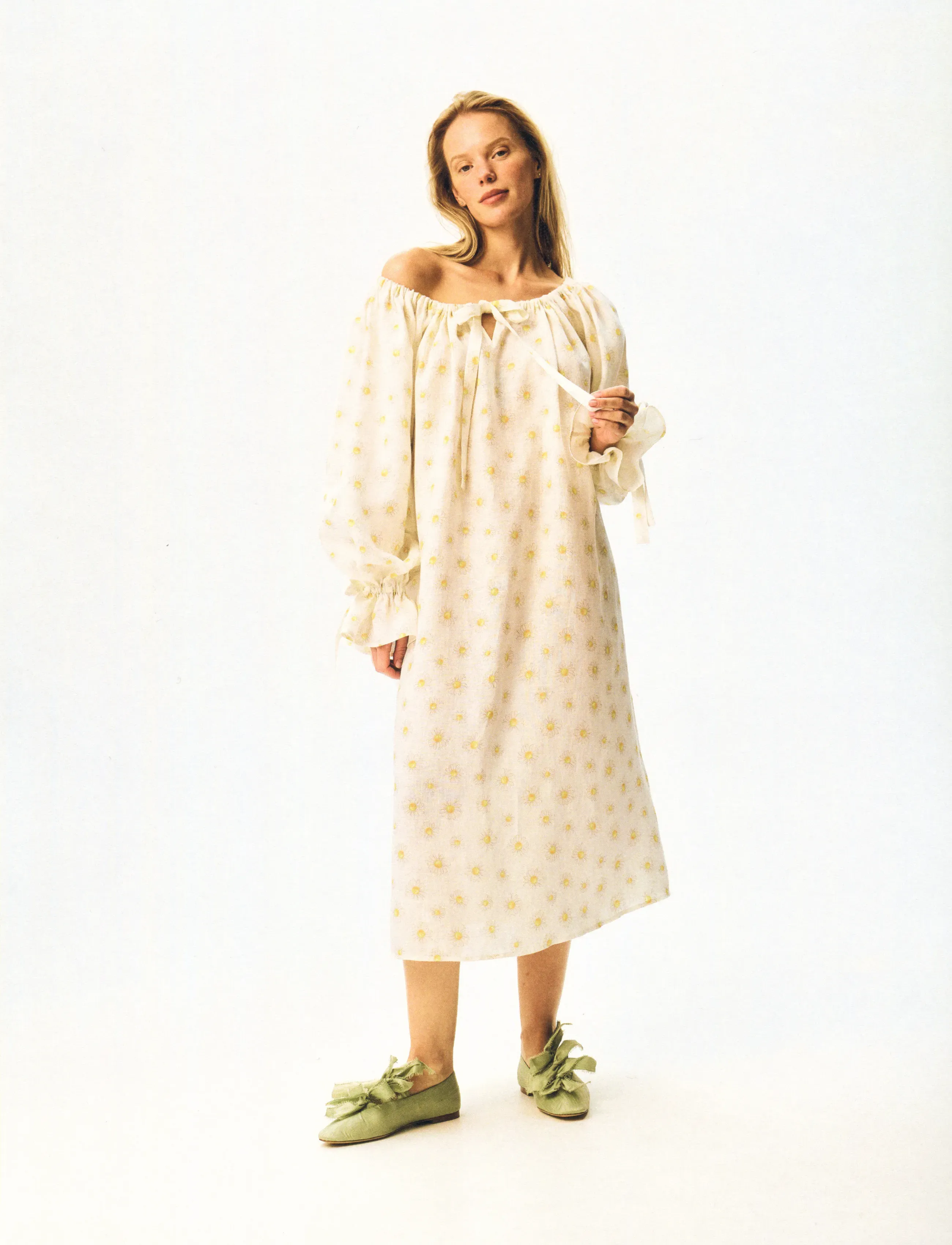 Sleeper Cha-Cha Linen Maxi Dress In Daisies With Hair Ribbon, M/L, Dresses, Creme - Dress, Frauen