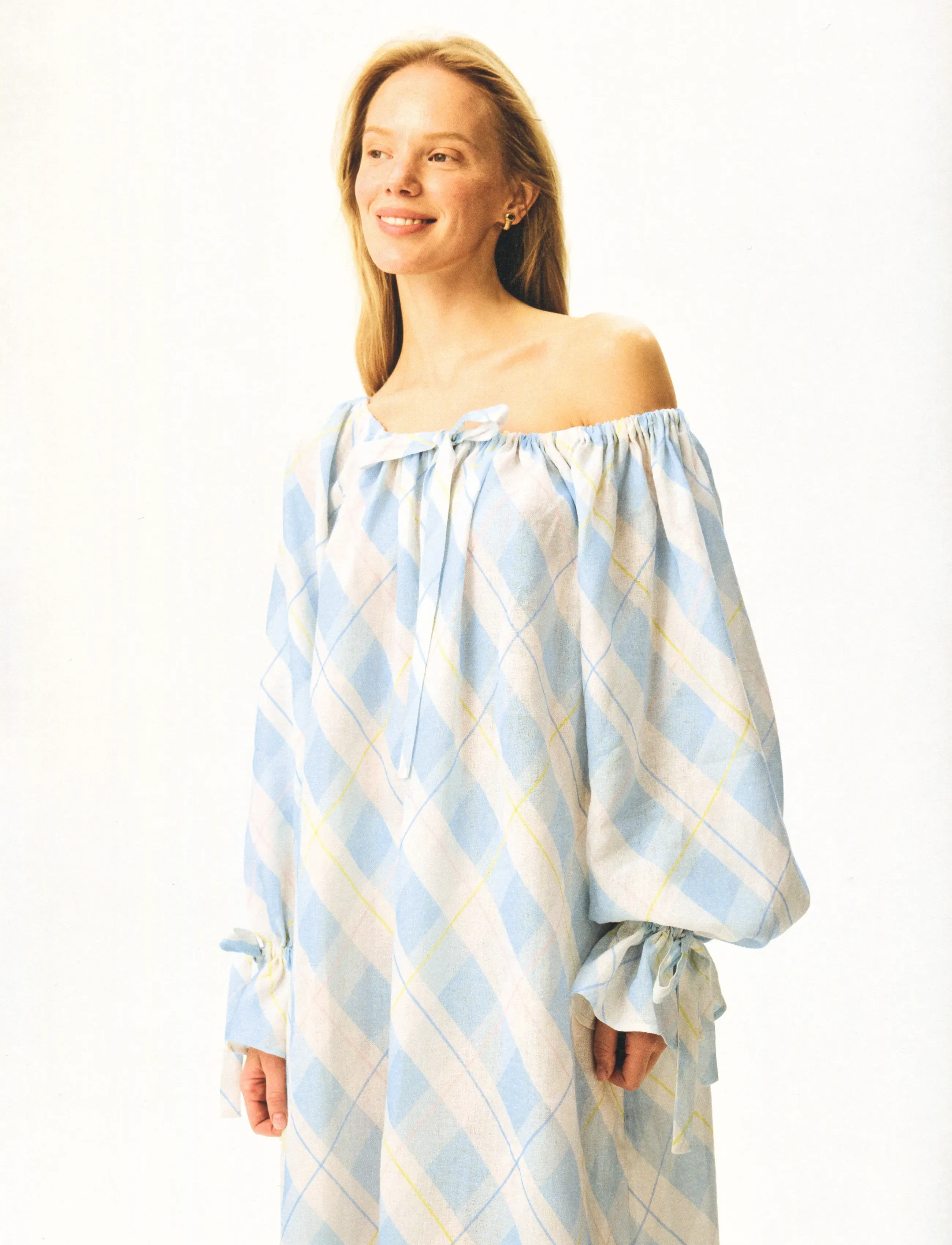 Sleeper - Cha-Cha Linen Maxi Dress in Blue Plaid with Hair Ribbon - sommerkleider - white&blue - 3