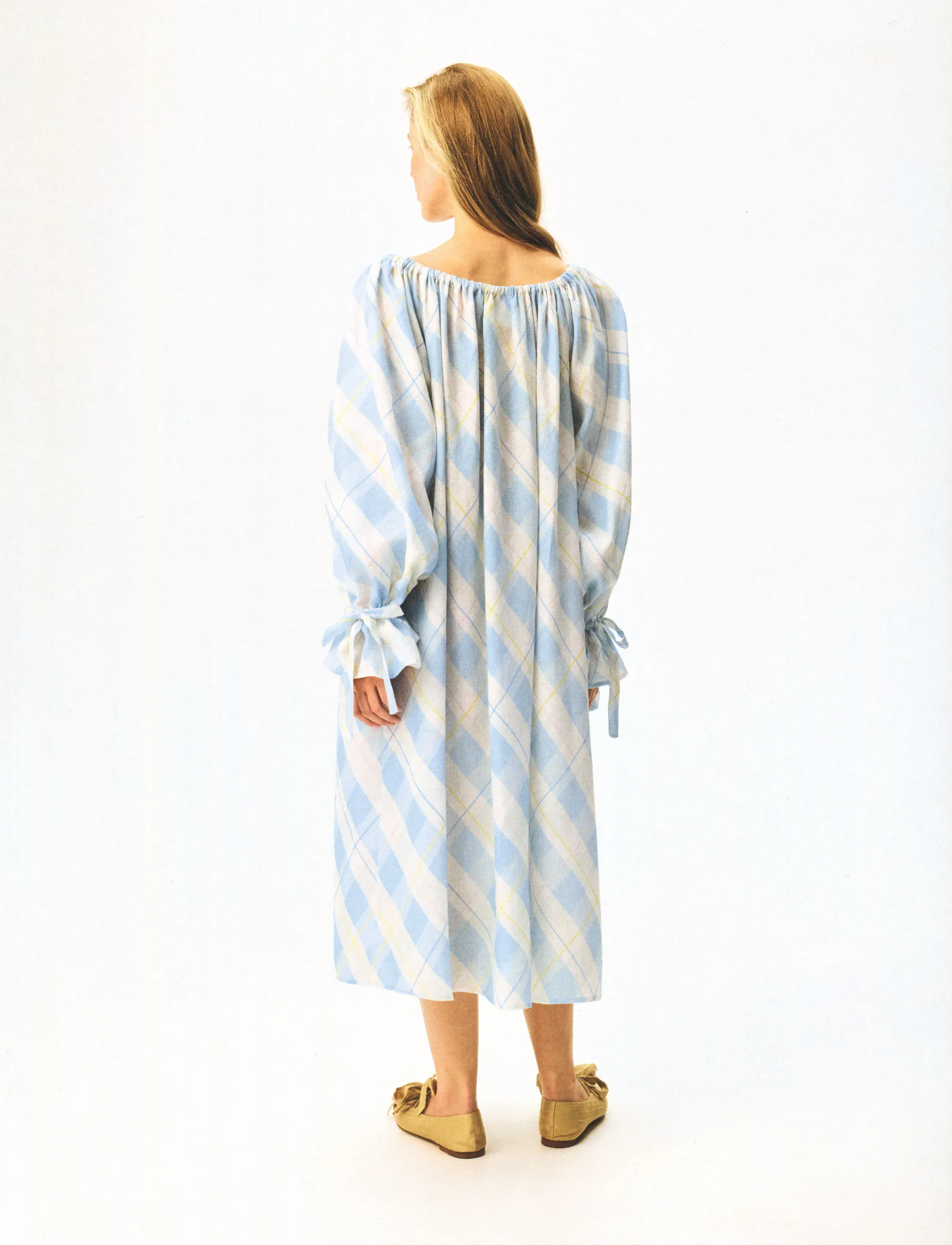 Sleeper - Cha-Cha Linen Maxi Dress in Blue Plaid with Hair Ribbon - sommerkleider - white&blue - 4