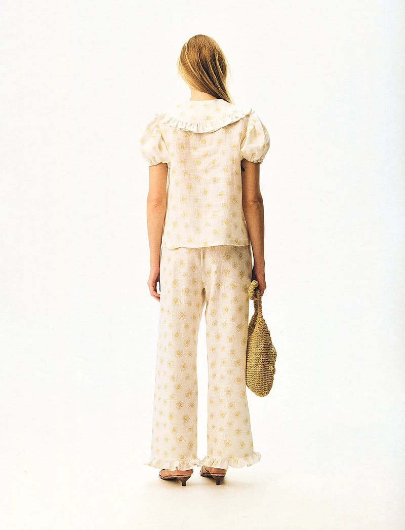 Sleeper - Puff Linen Lounge Pants with Headscarf in Daisies - linen trousers - white&yellow - 3